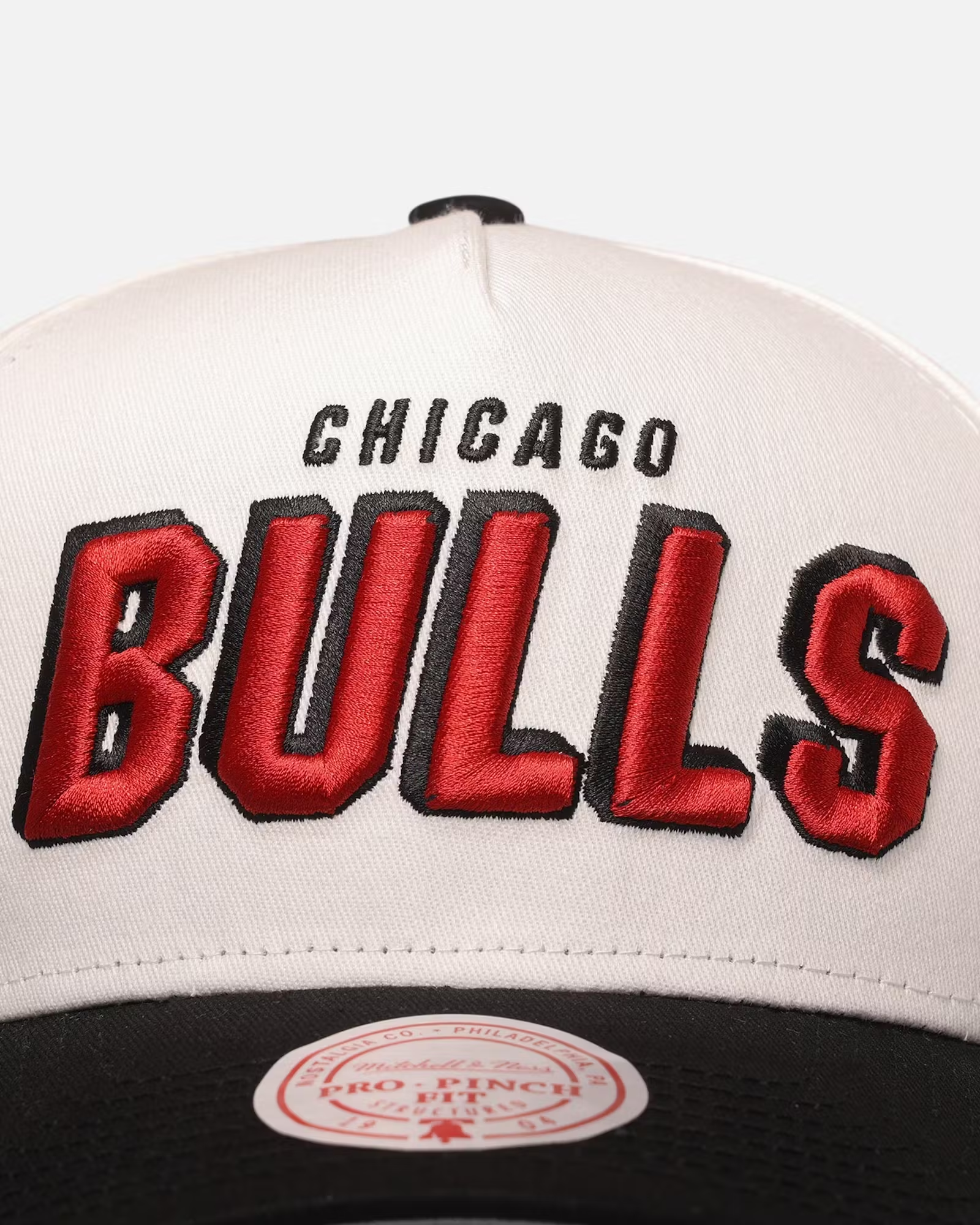 MITCHELL & NESS Chicago Bulls 'Draft Day' Pro Pinch Snapback