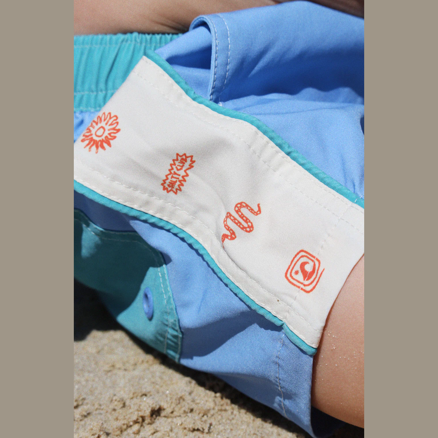 Olas - TWIN FIN MINI BOARDSHORT - Little boy blue