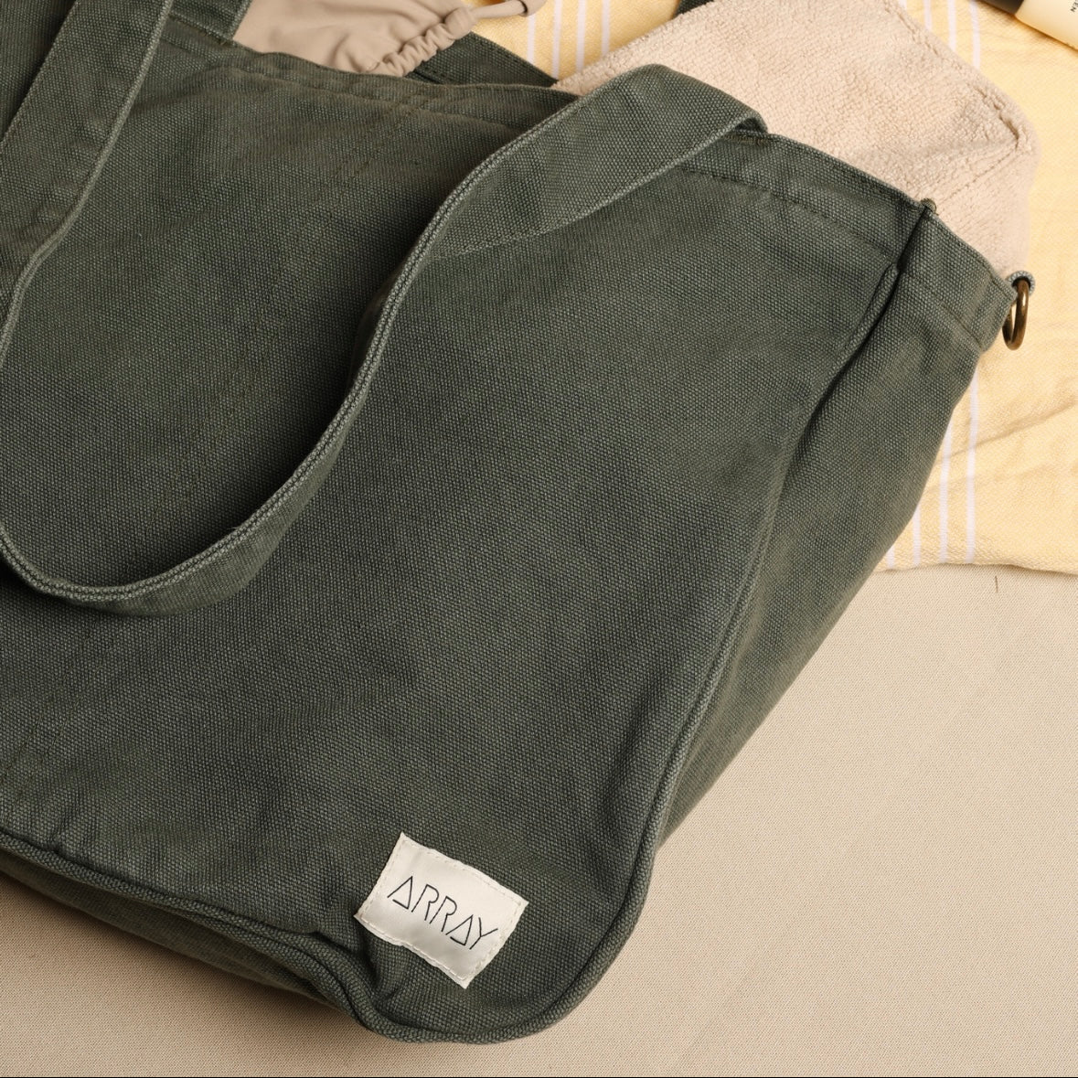 ARRAY Everyday Pocket Tote - Forest