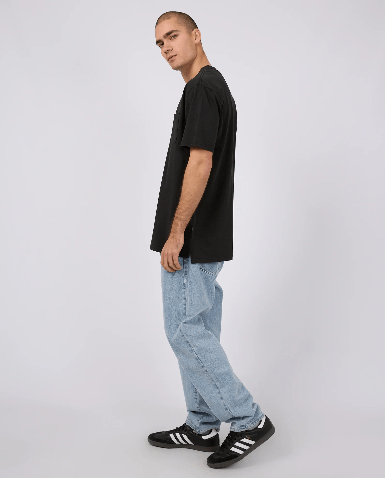 SILENT THEORY Surplus pocket tee II - Washed black