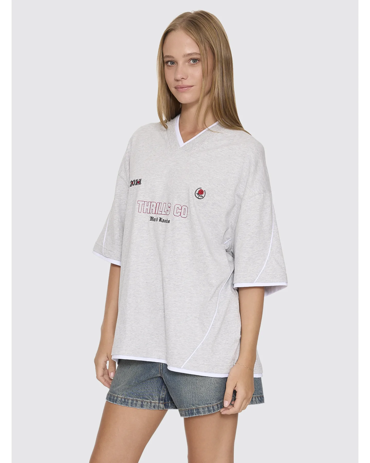 THRILLS Tournament of roses v neck oversized tee - Snow marle