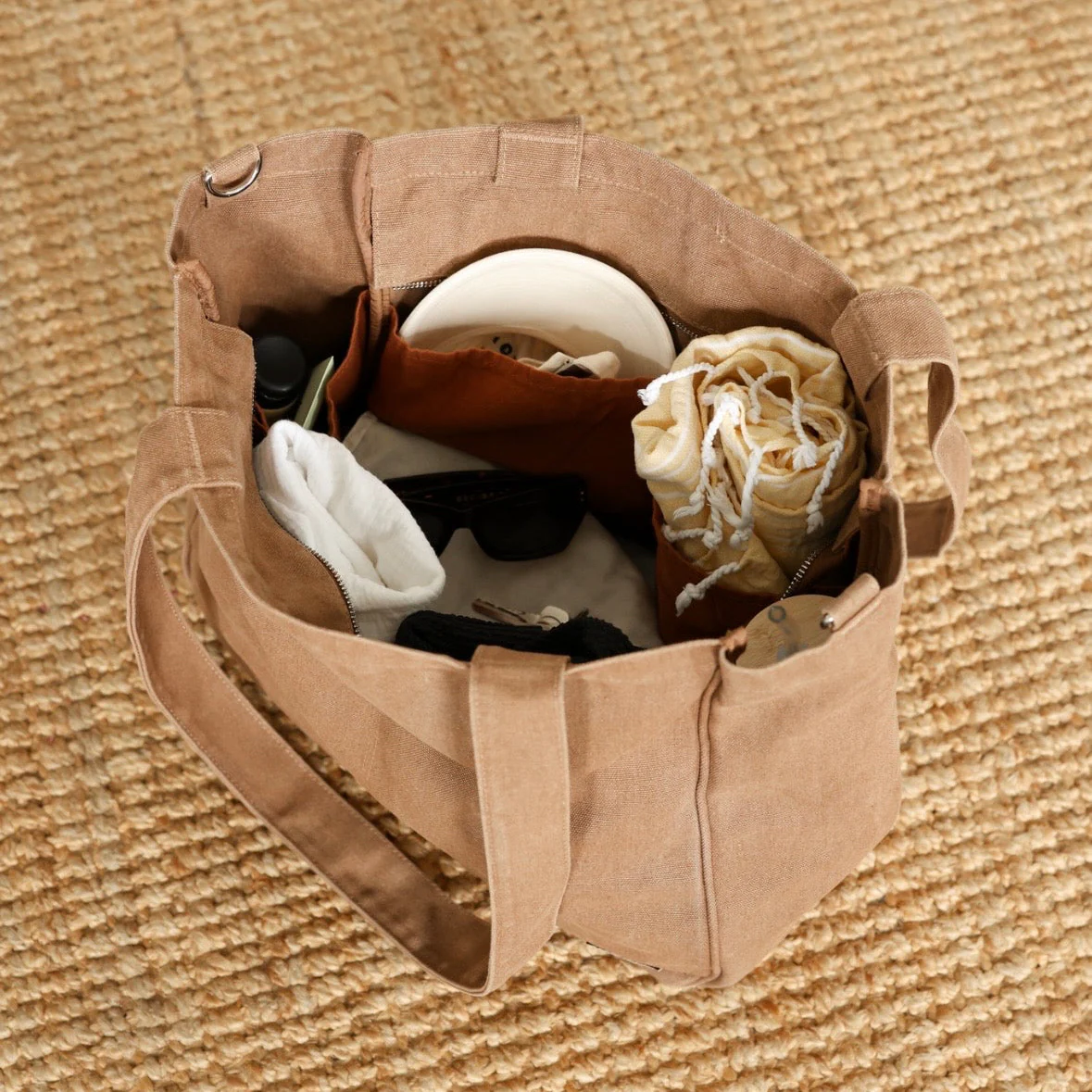 ARRAY Everyday Pocket Tote - Mocha