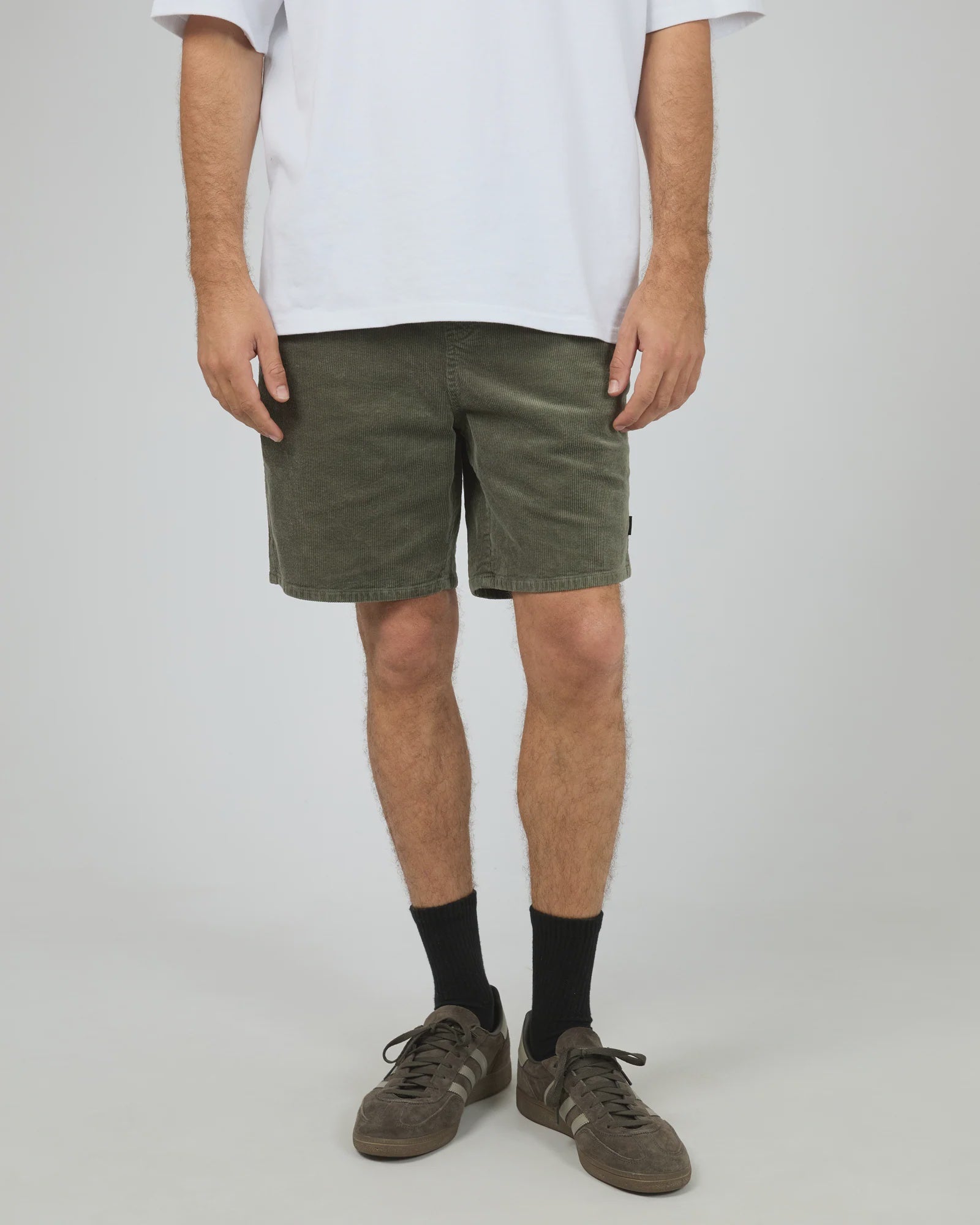 SILENT THEORY Cord short - Kahki