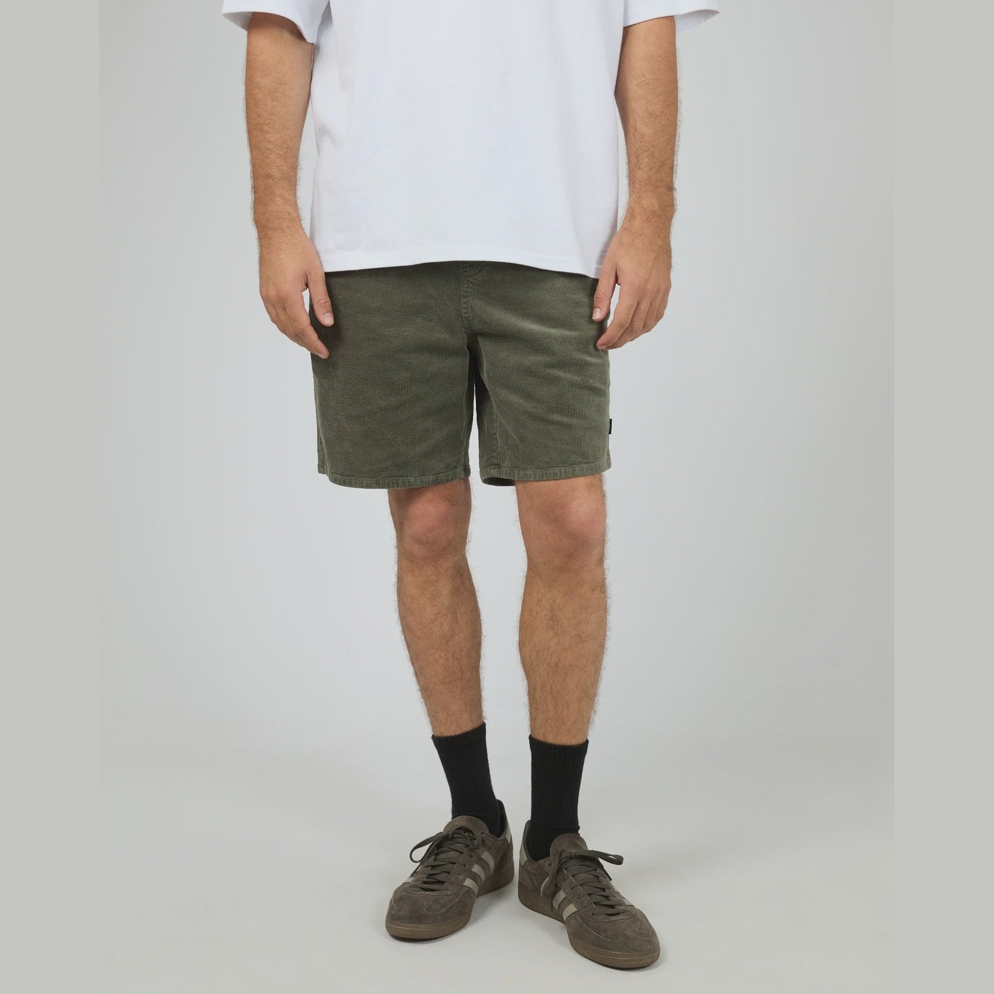 SILENT THEORY Cord short - Kahki