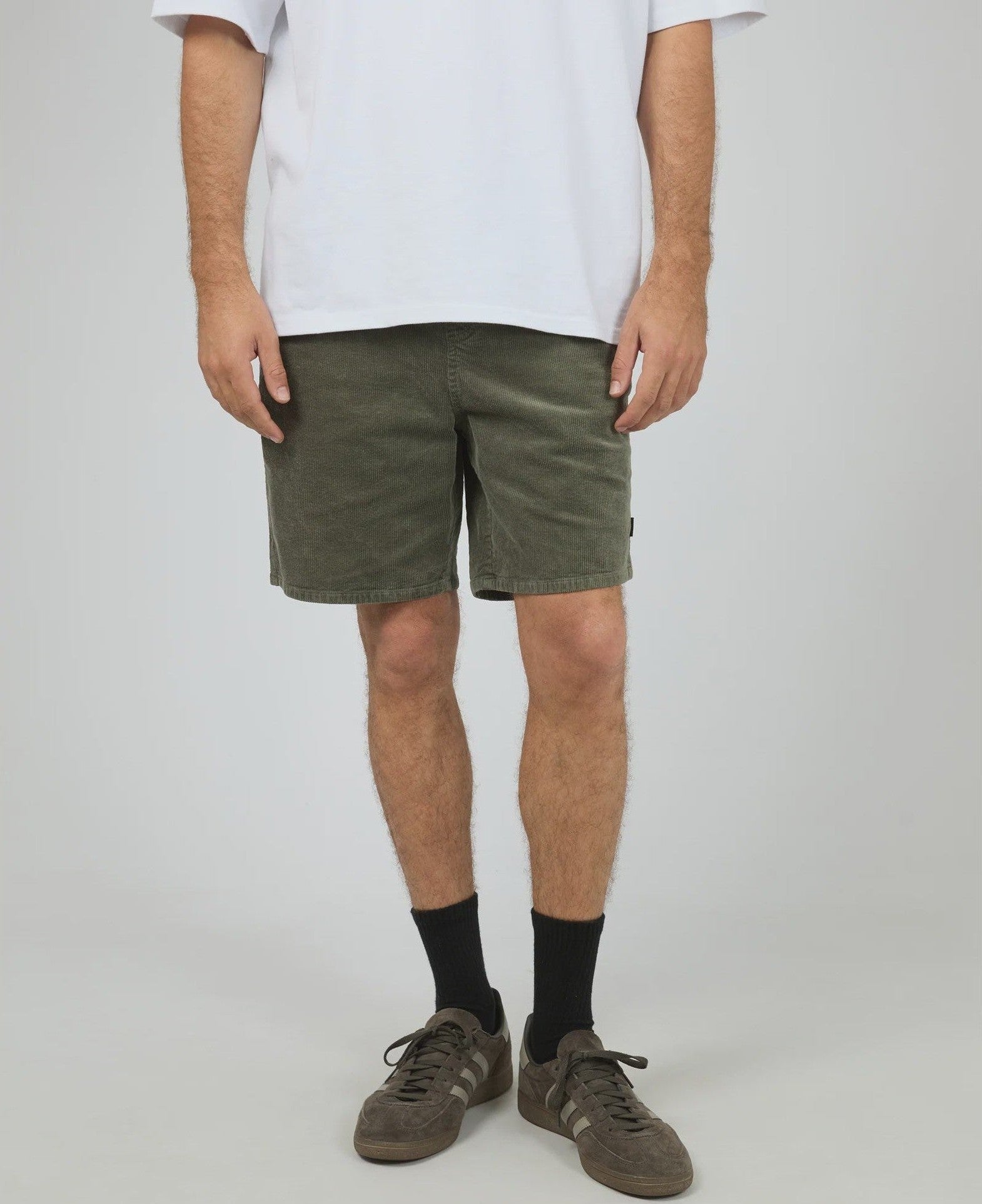 SILENT THEORY Cord short - Kahki