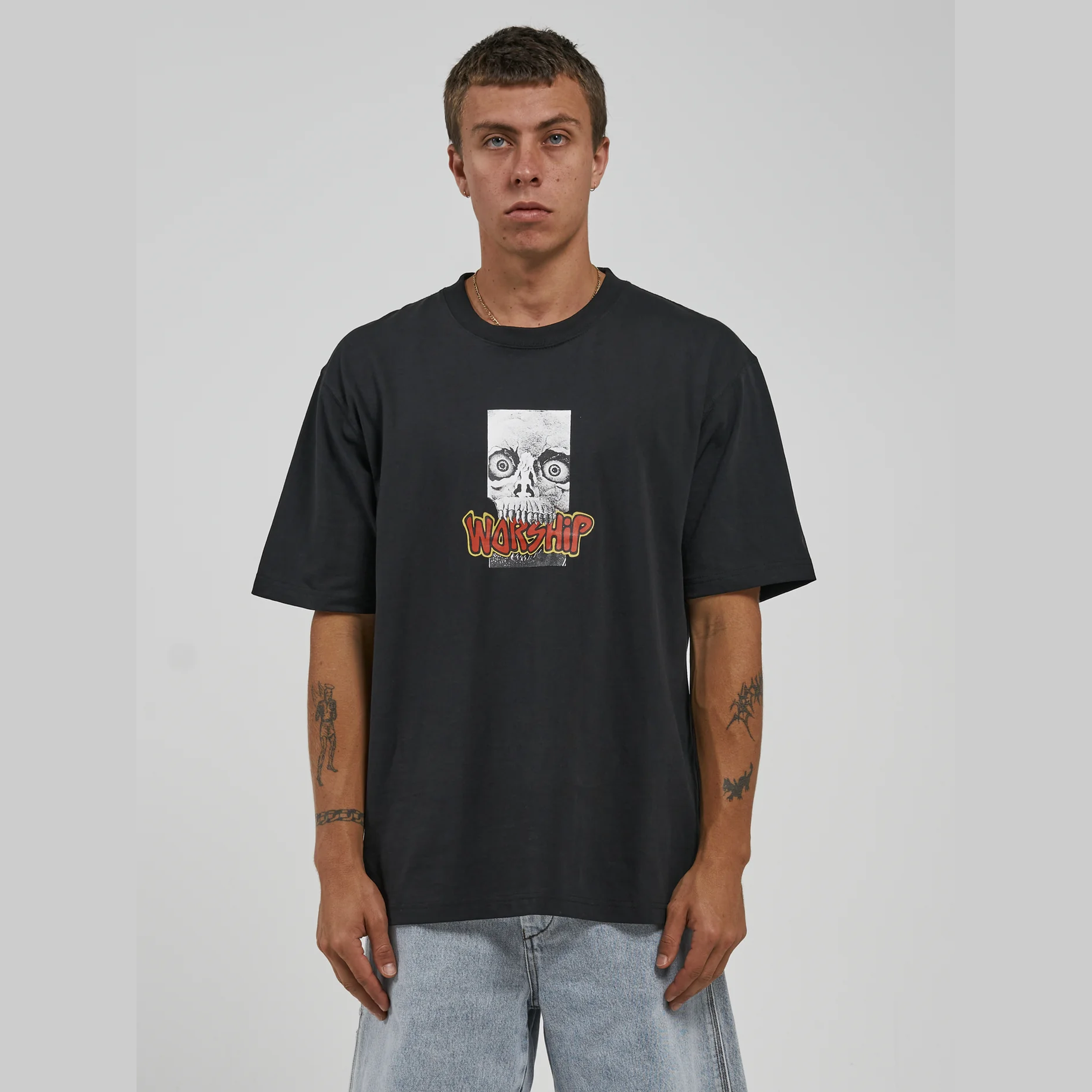 Worship crunch tee - washed black