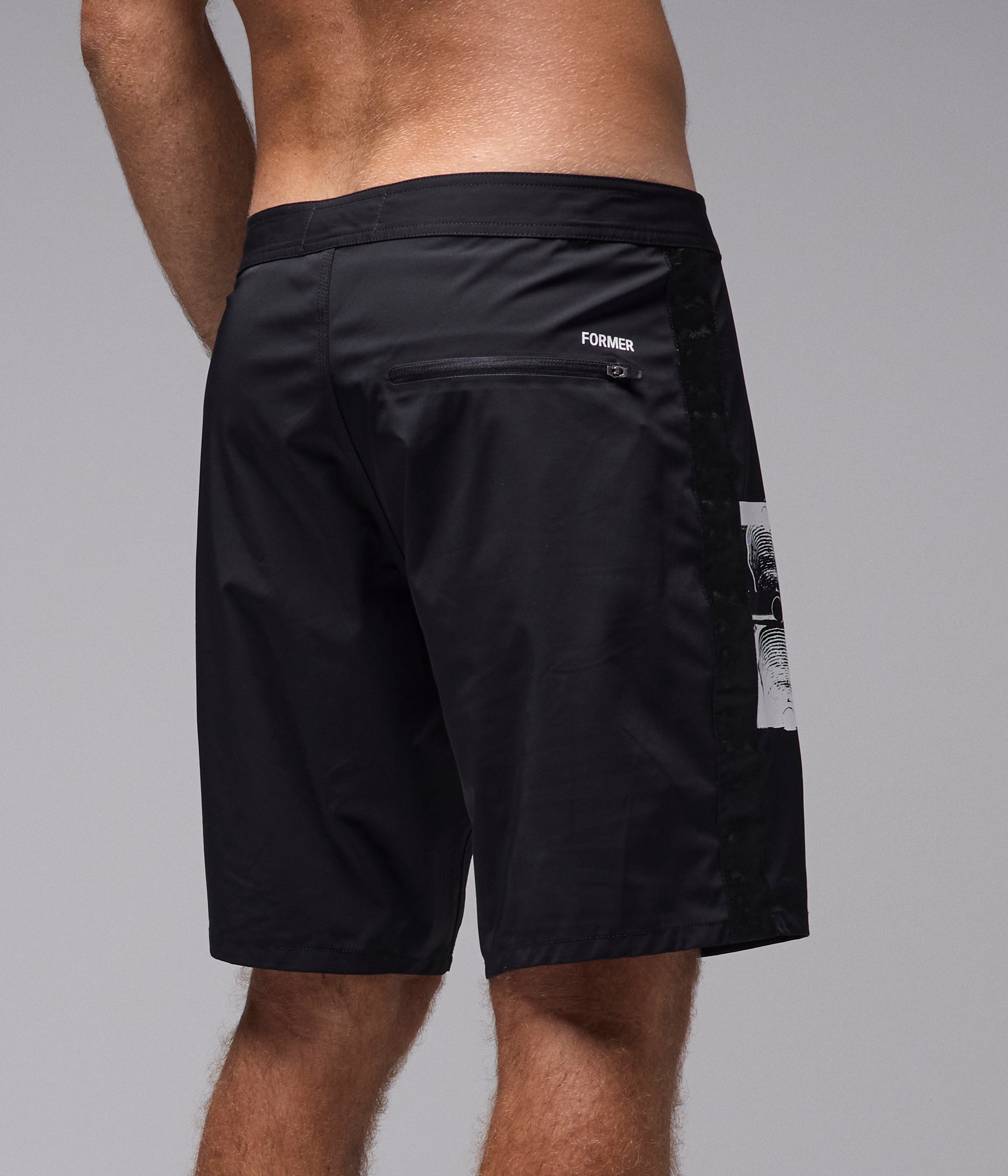 FORMER Militant 18.5" trunk - Black