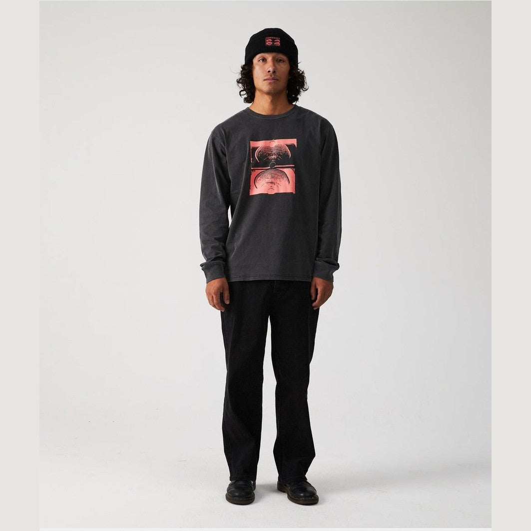 Former crux ls t-shirt - washed black