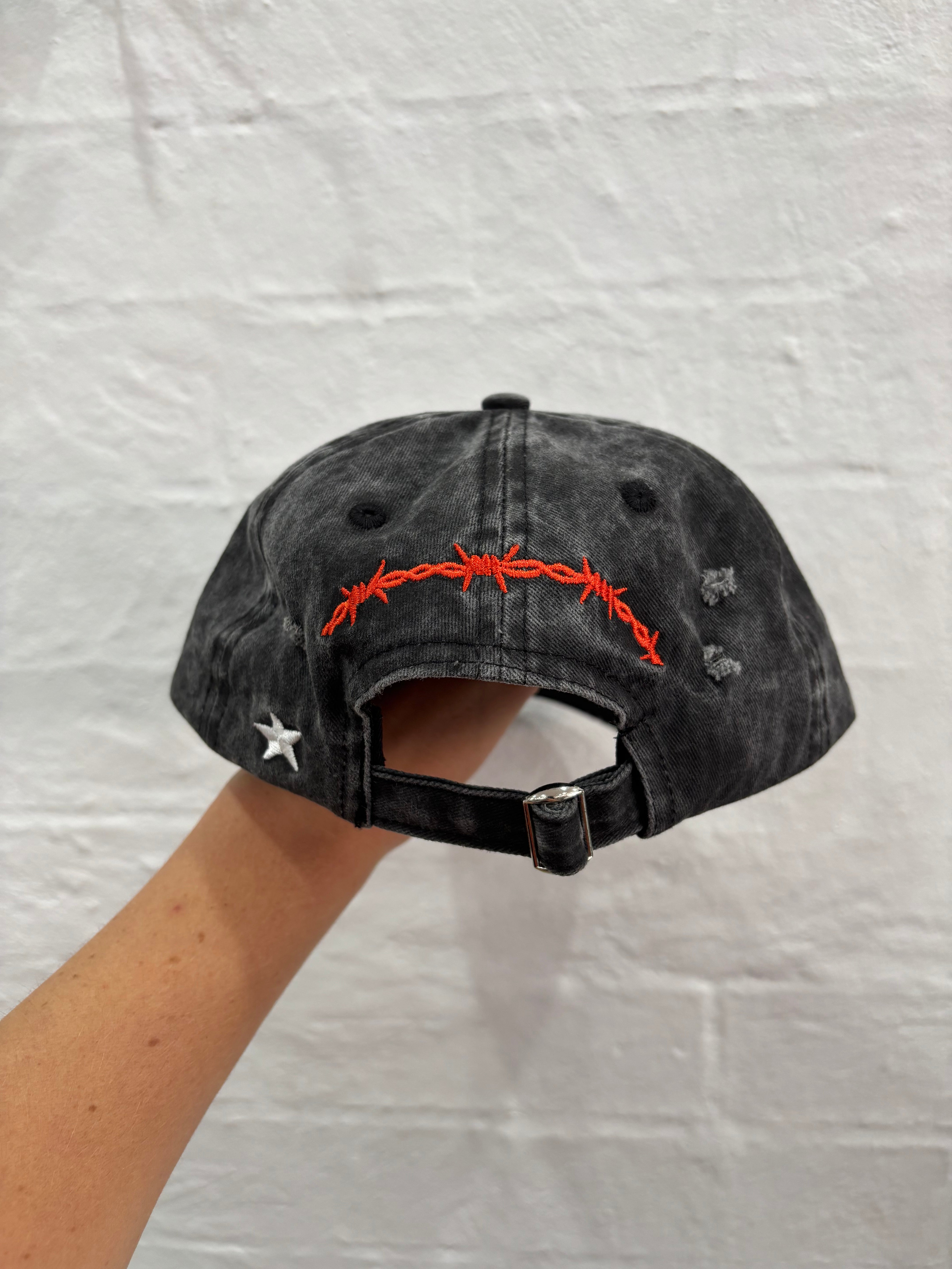 SOMEWHERE Barb dad cap - Washed black