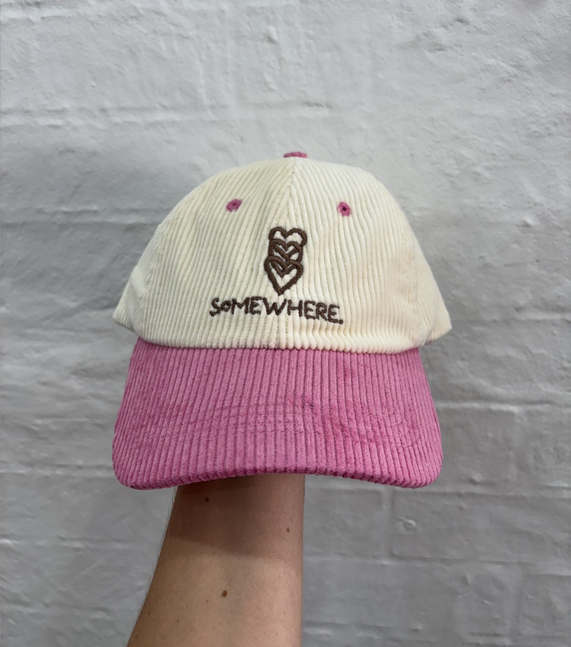 SOMEWHERE Hearts Corduroy cap - Pink