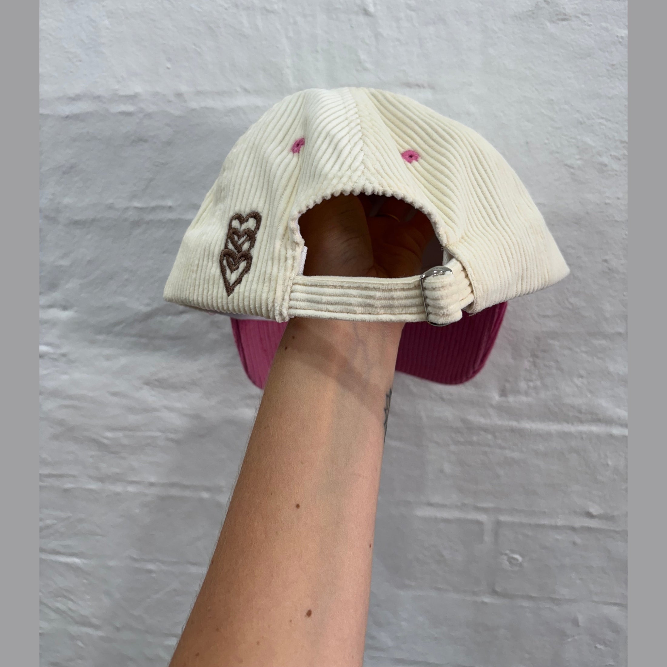 SOMEWHERE Hearts Corduroy cap - Pink