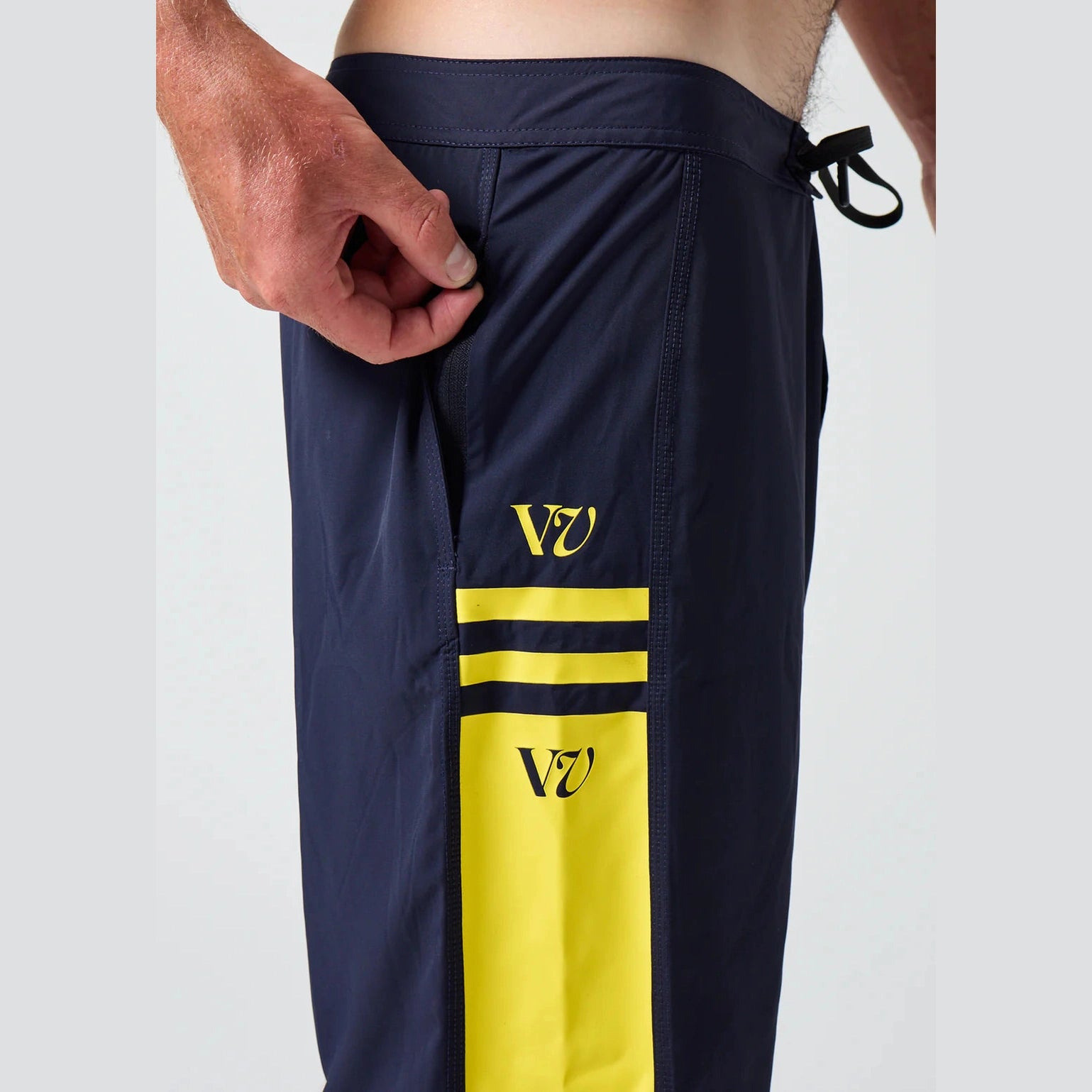 RIVVIA Disclosure 20" trunk - Blue/yellow