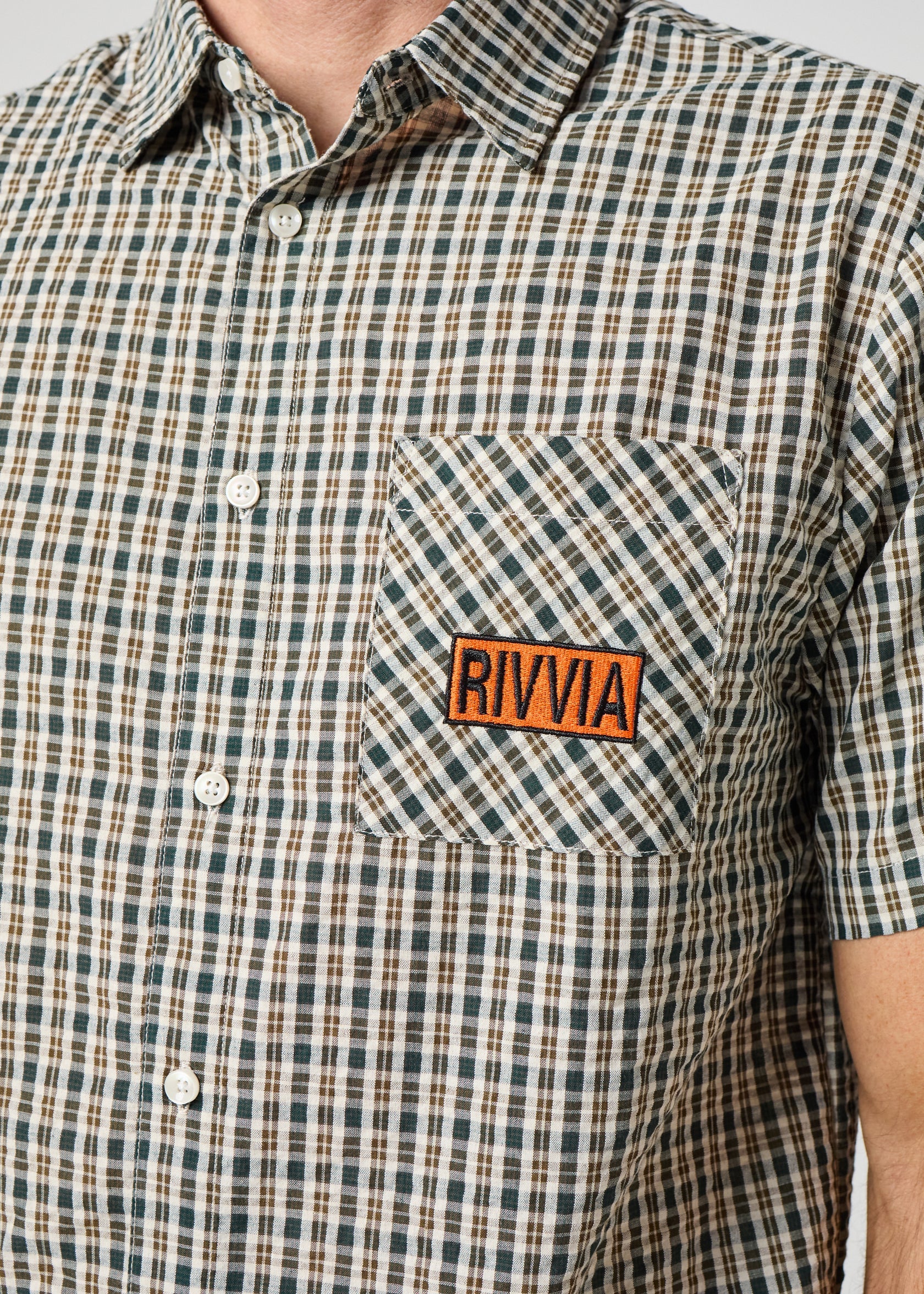 RIVVIA PROJECTS Box logo ss shirt - Green