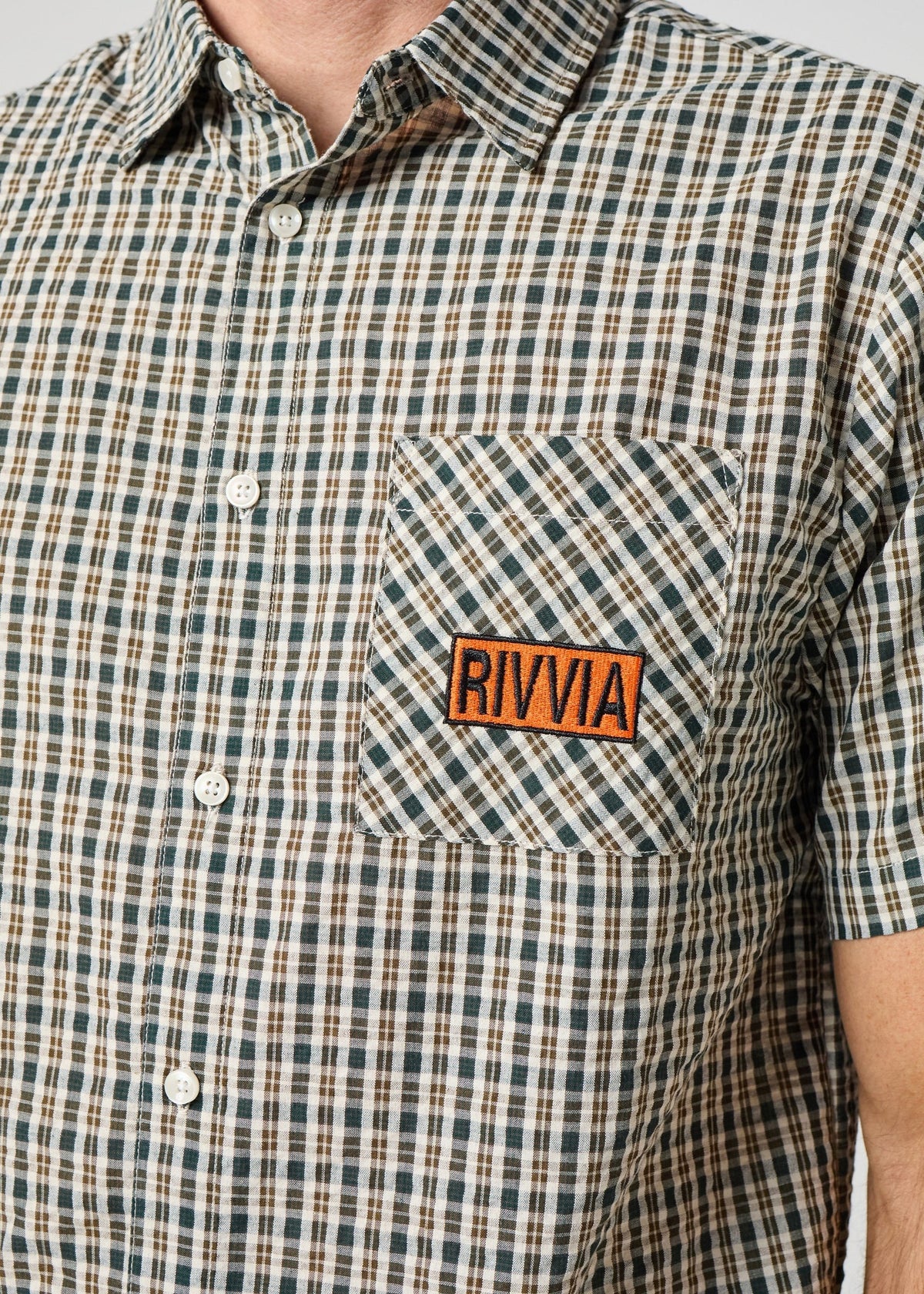 RIVVIA PROJECTS Box logo ss shirt - Green