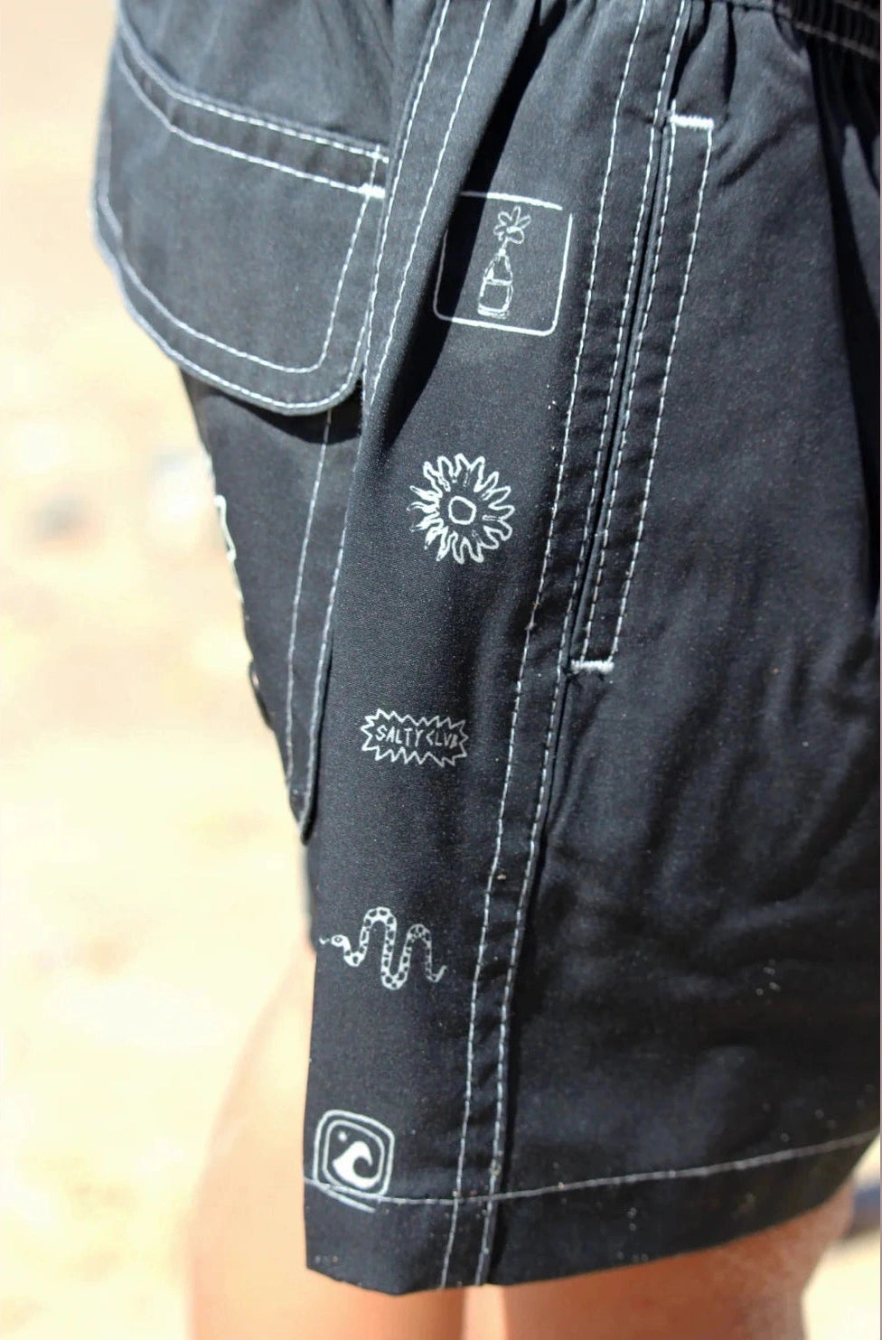 Olas - KERAMAS MINI BOARDSHORT - washed black