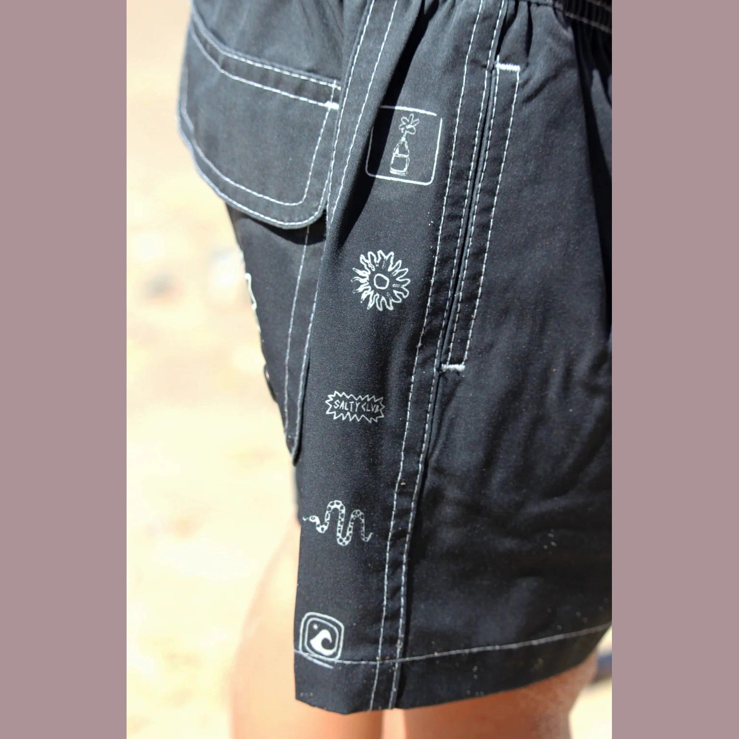 Olas - KERAMAS MINI BOARDSHORT - washed black