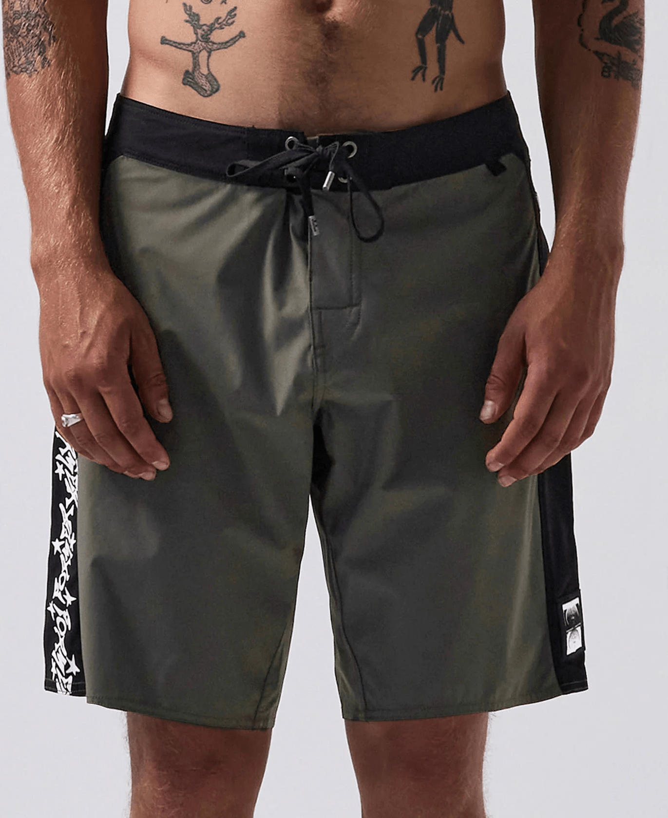 FORMER Astro controller 19' trunk - Black/army