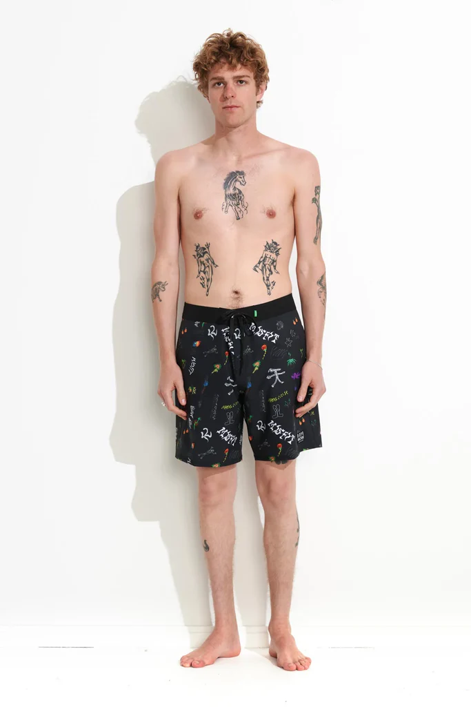 Misfit dope machine 18" 50-30 short - black/multi