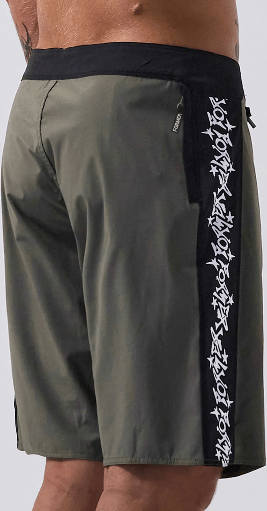 FORMER Astro controller 19' trunk - Black/army