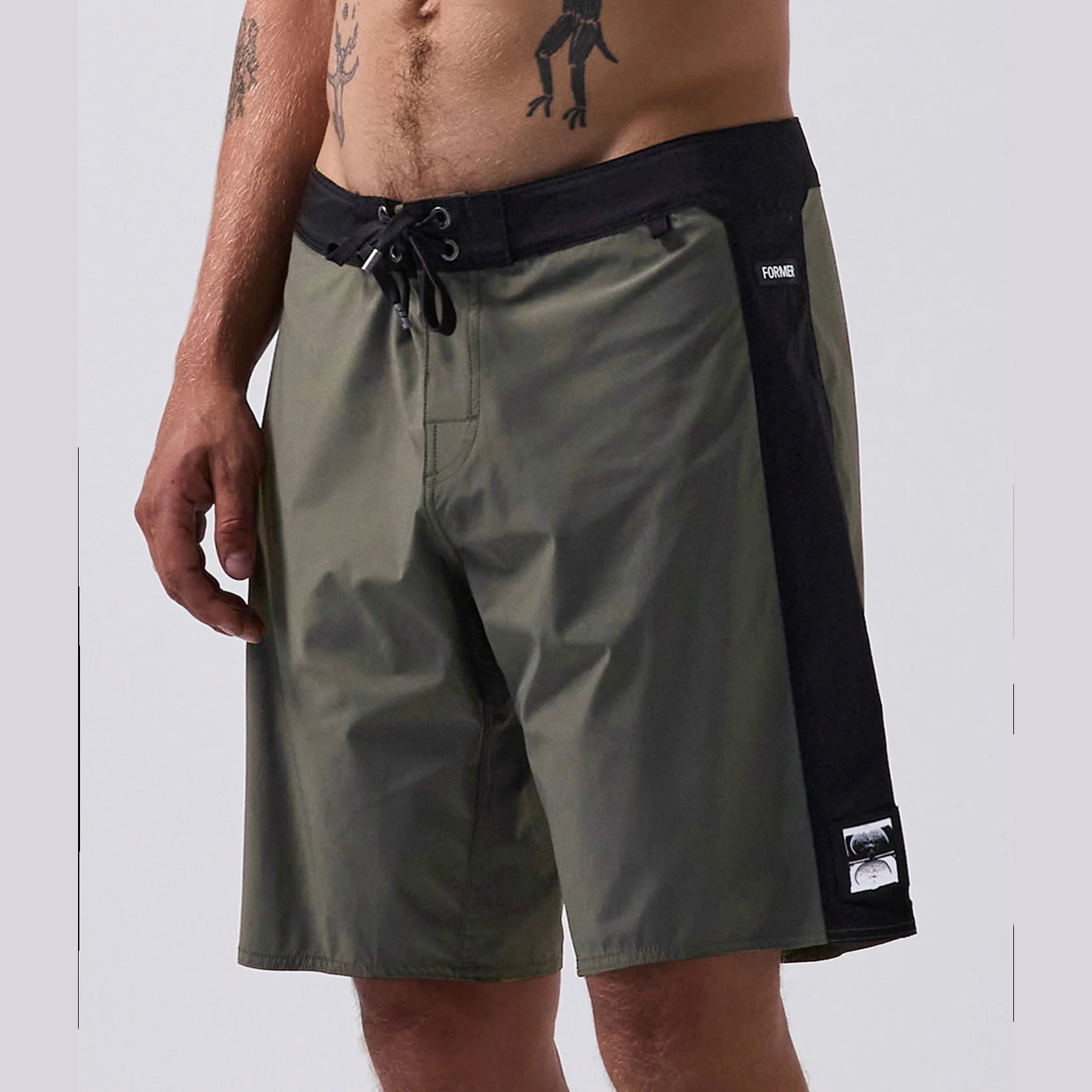 FORMER Astro controller 19' trunk - Black/army