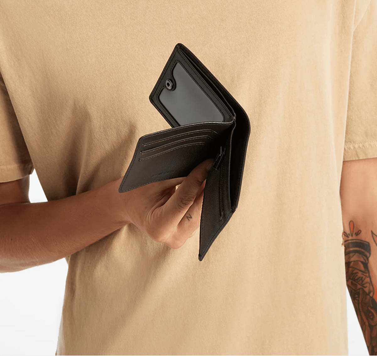 Status Anxiety Leonard Wallet Chocolate