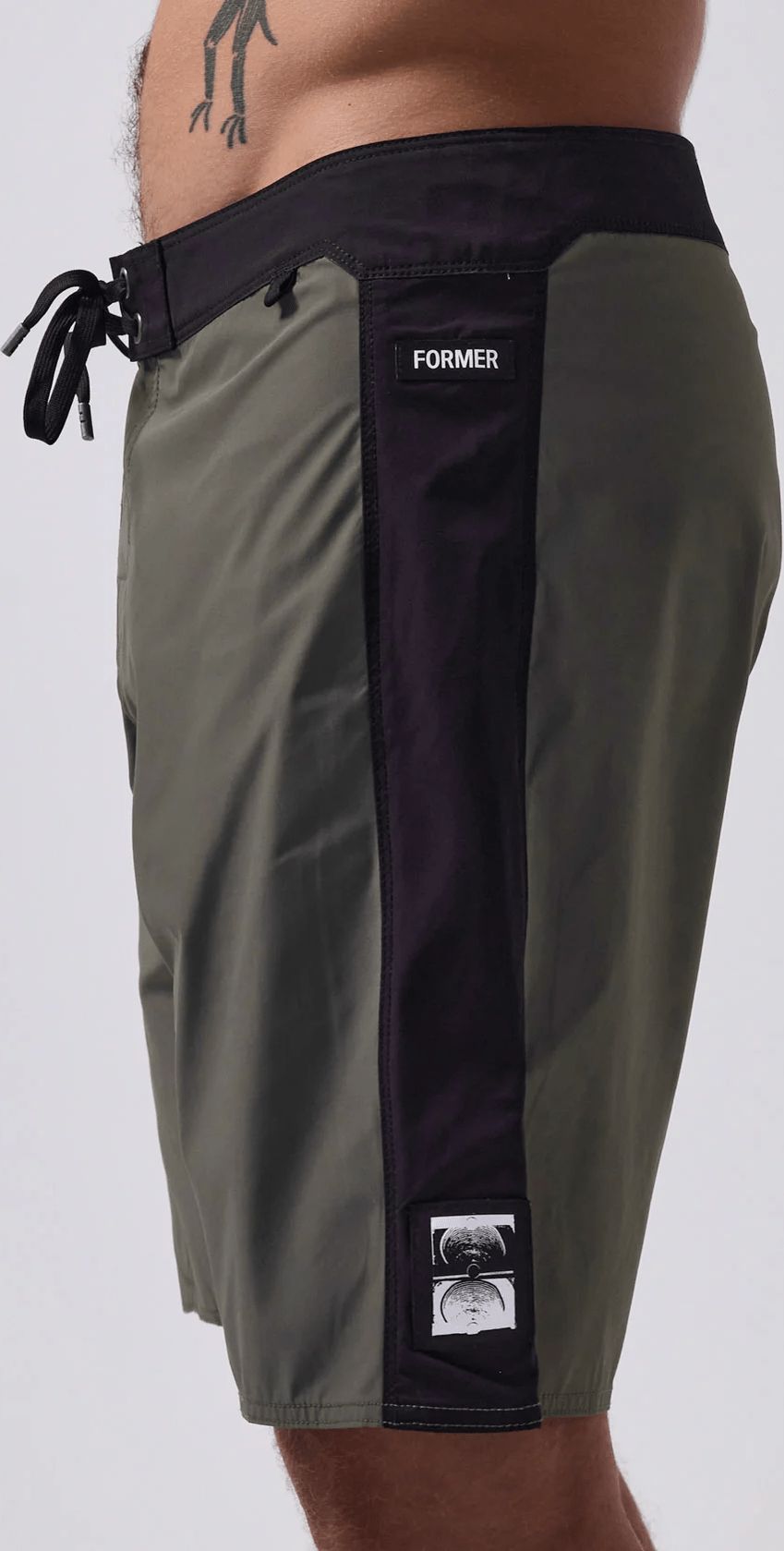 FORMER Astro controller 19' trunk - Black/army