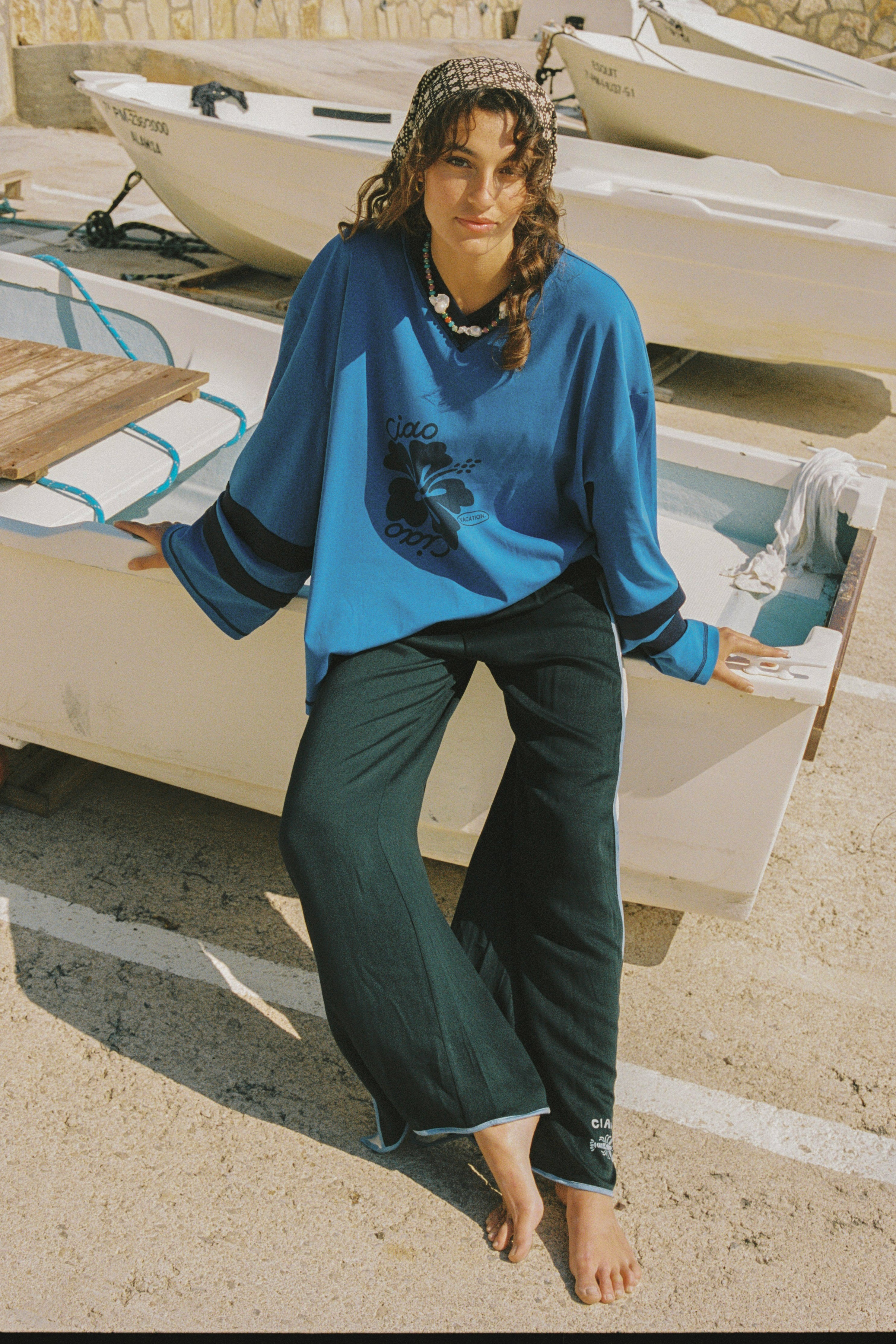 CIAO CIAO VACATION Blue hibiscus speedway tee