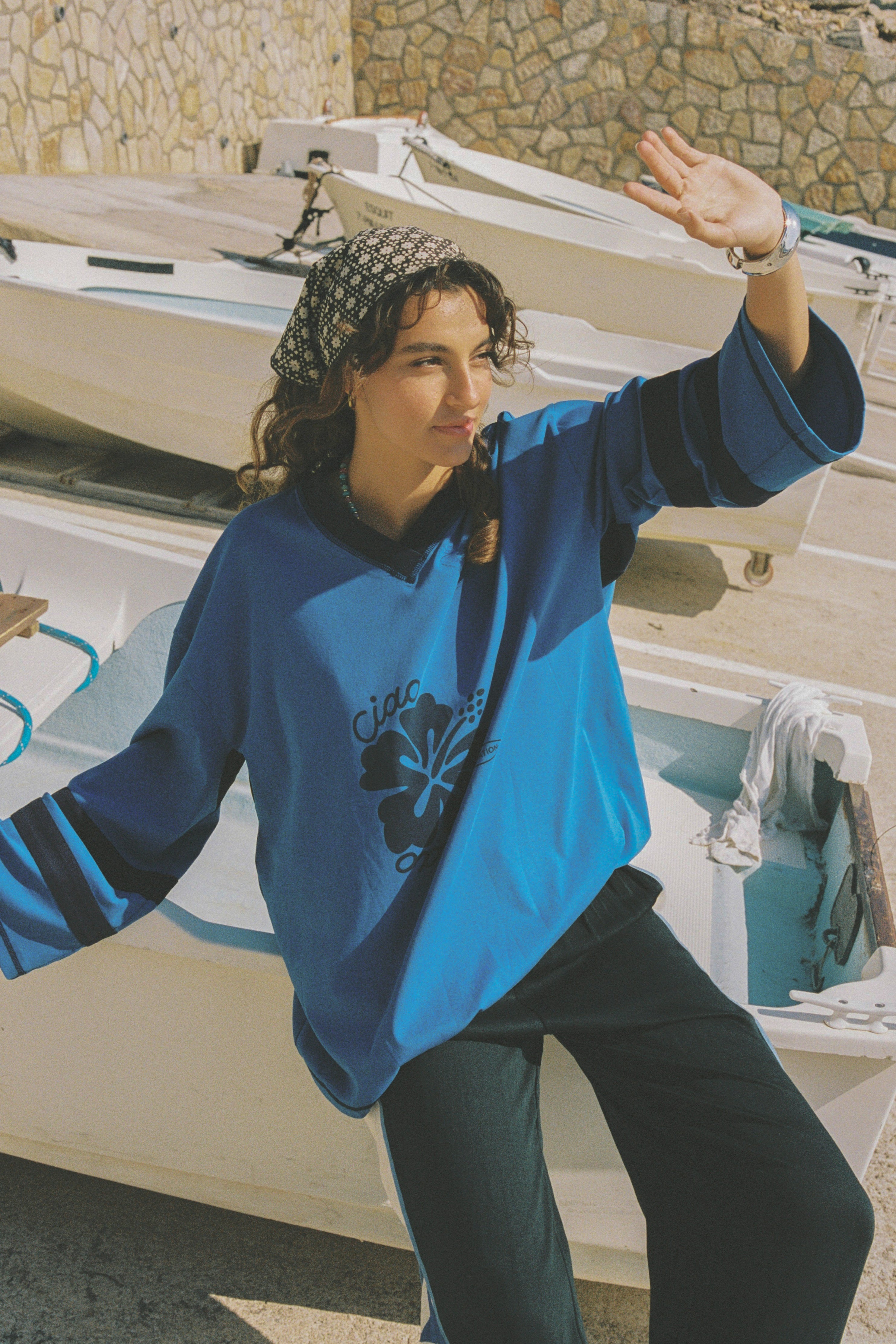 CIAO CIAO VACATION Blue hibiscus speedway tee
