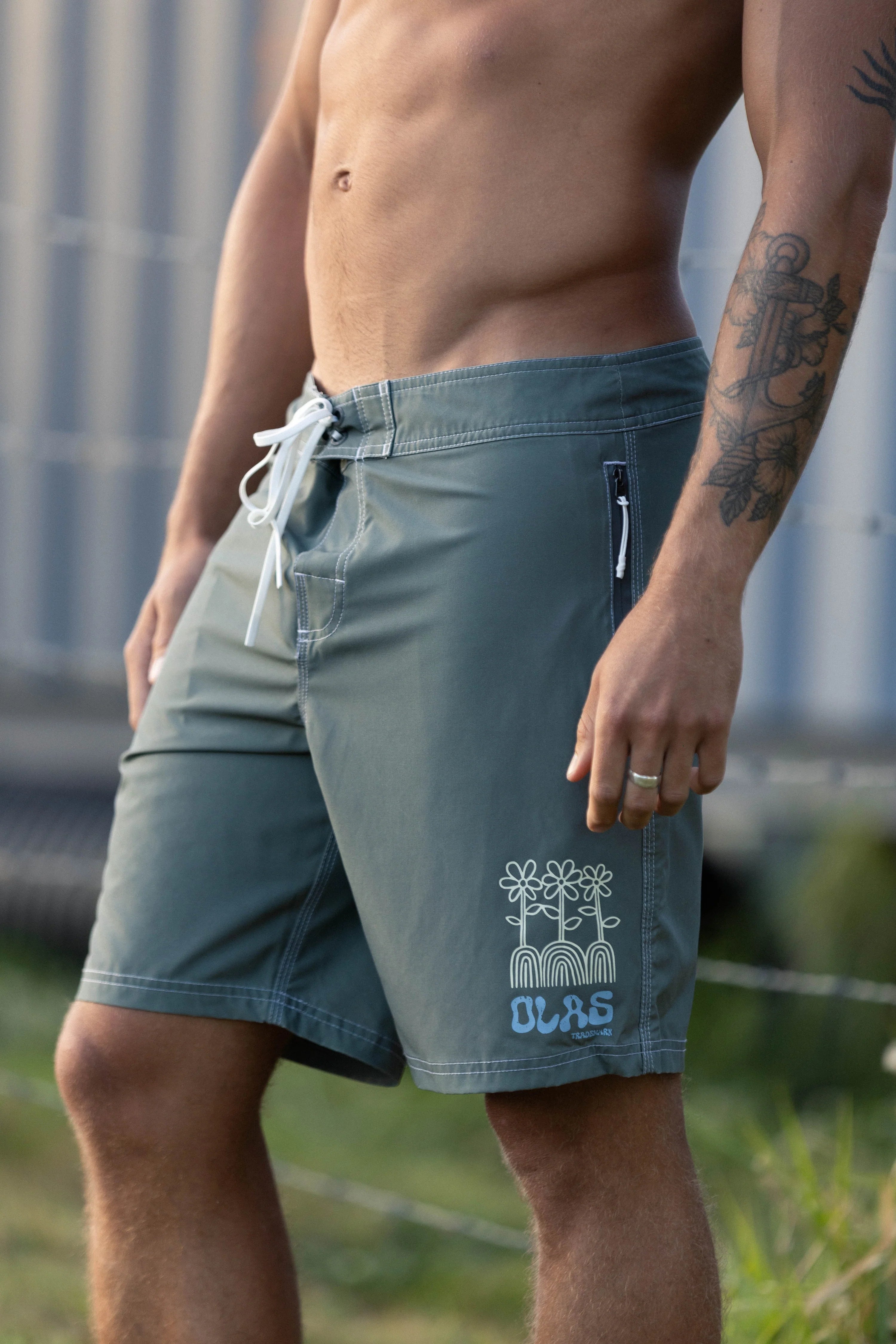 OLAS Sundown surf short