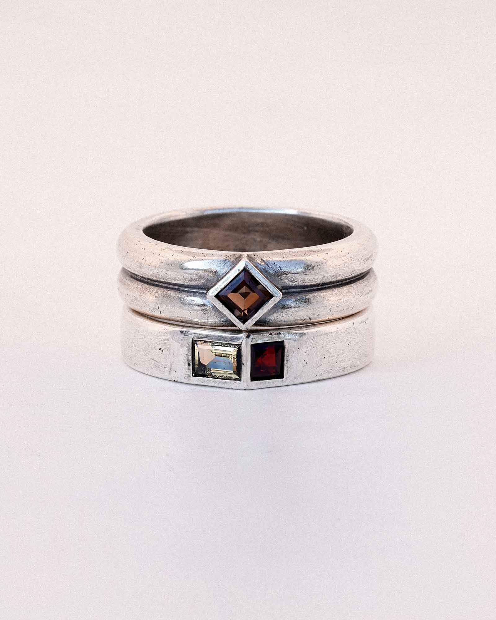 SUE THE BOY Axis ring 925 Silver/garnet/lemon quartz