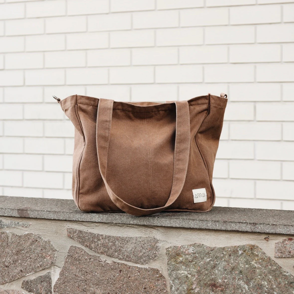 ARRAY Everyday Pocket Tote - Mocha