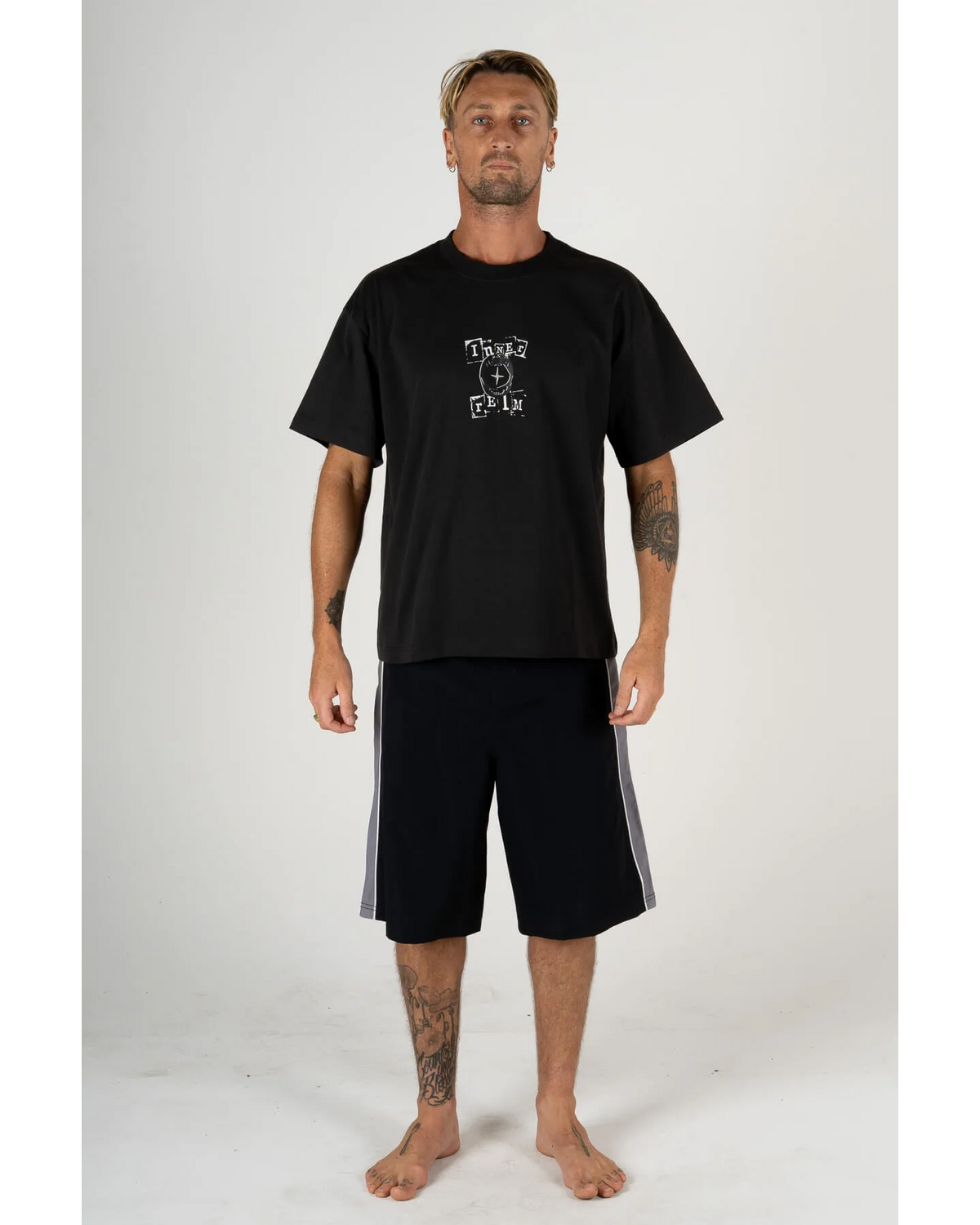 INNER RELM Black stamp tee - Washed black