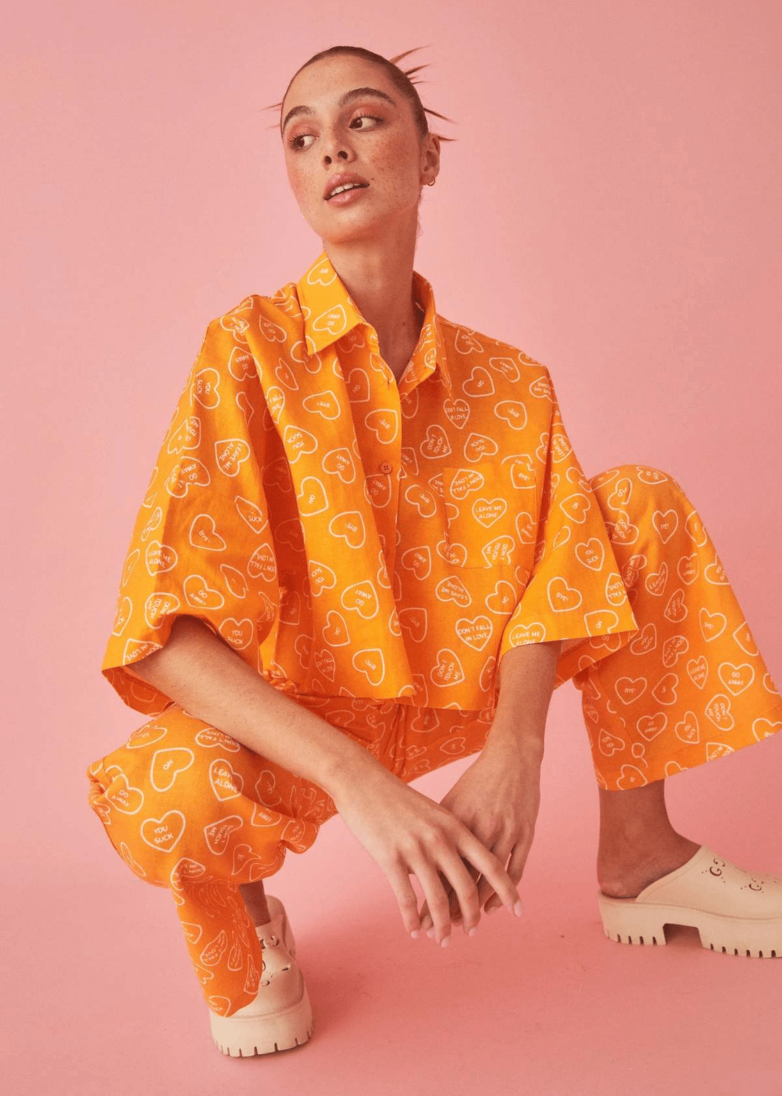 Summi summi linen cropped shirt - orange dumb love print one size