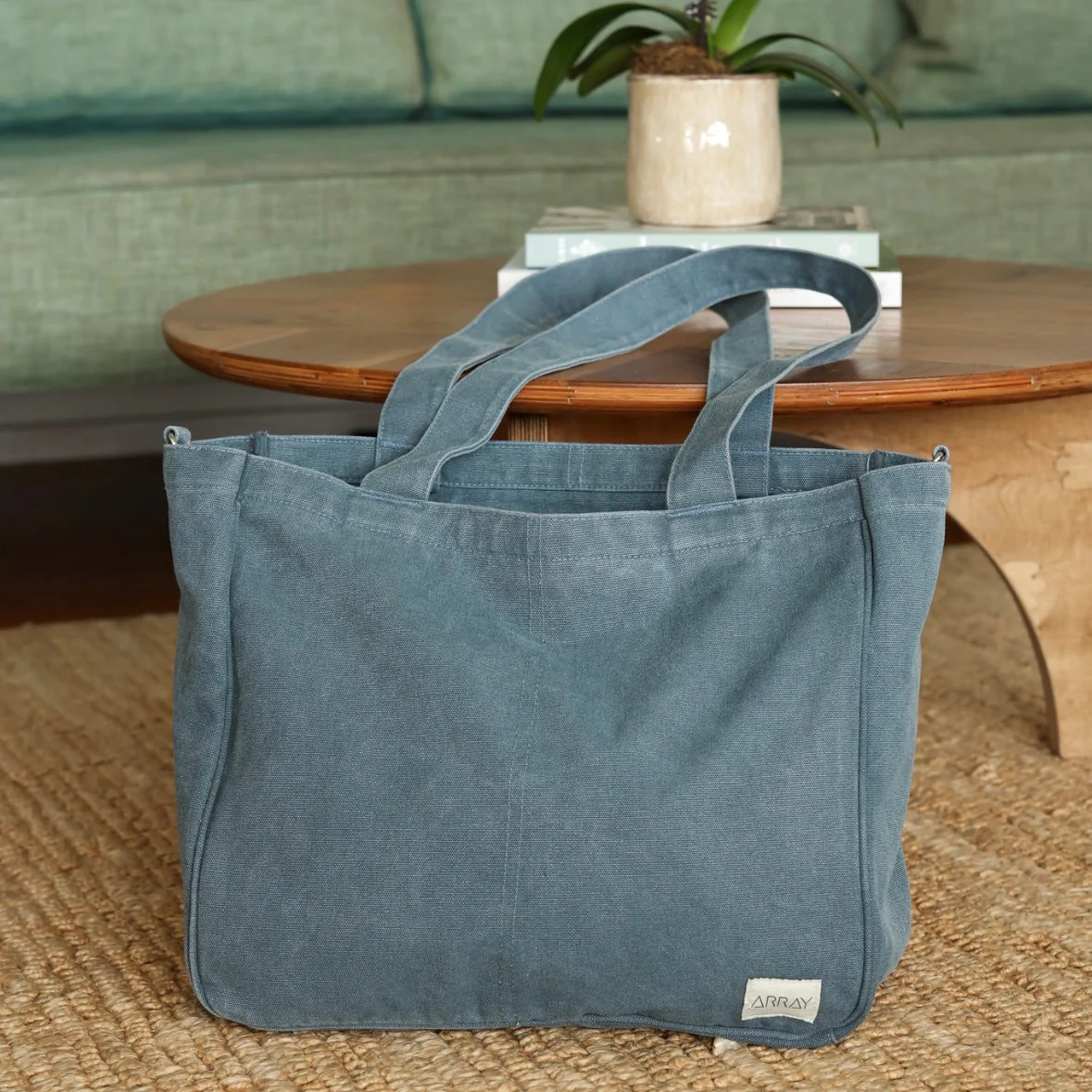 ARRAY Large Pocket Tote - Washed blue
