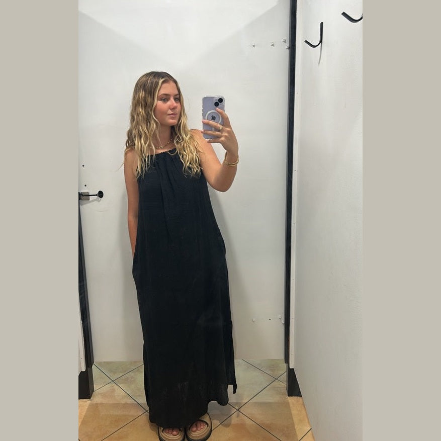 Somewhere Poppy Maxi Dress - Black