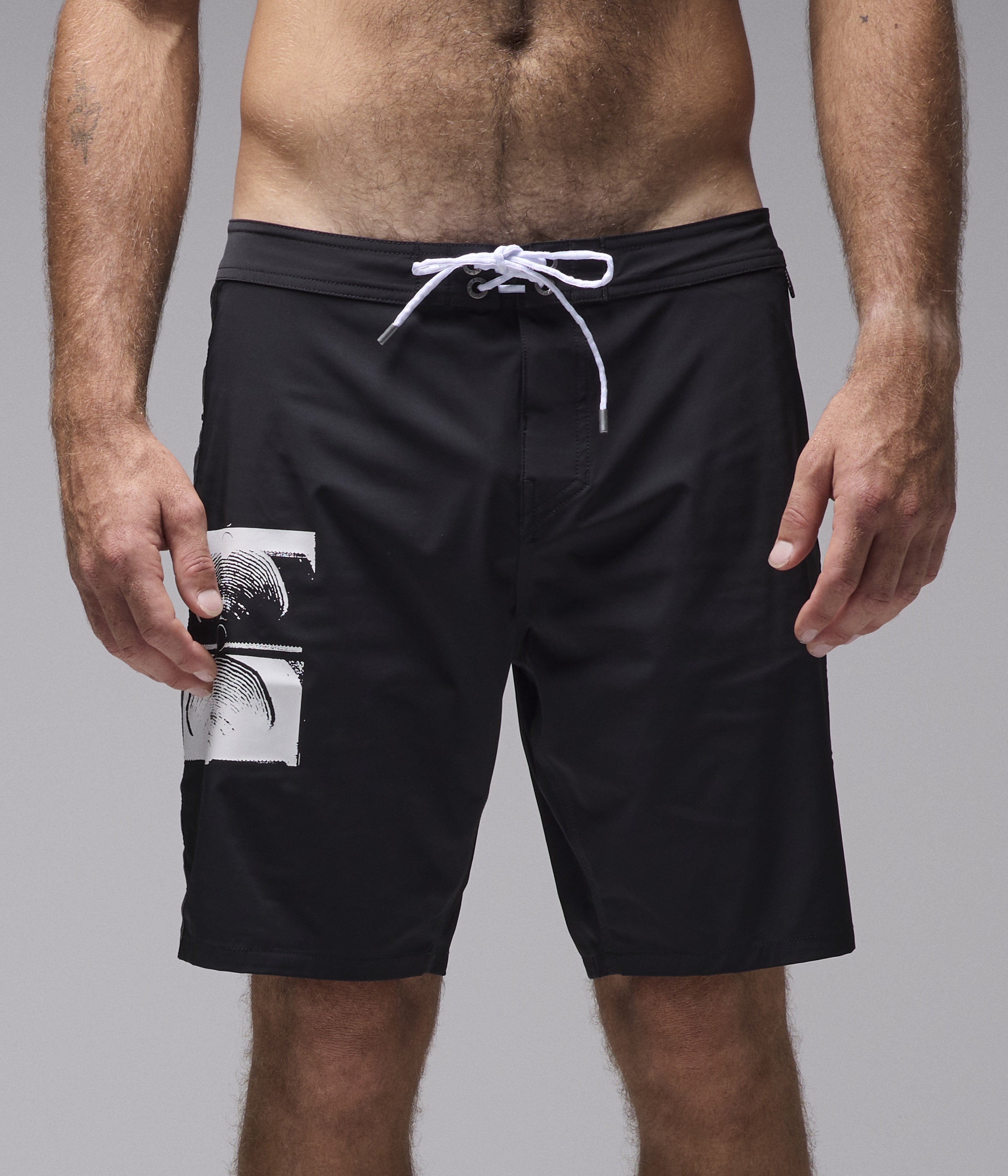 FORMER Militant 18.5" trunk - Black