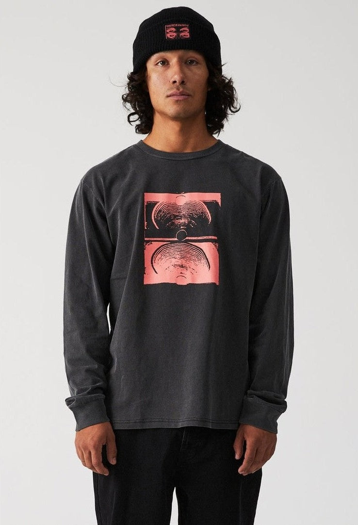 Former crux ls t-shirt - washed black