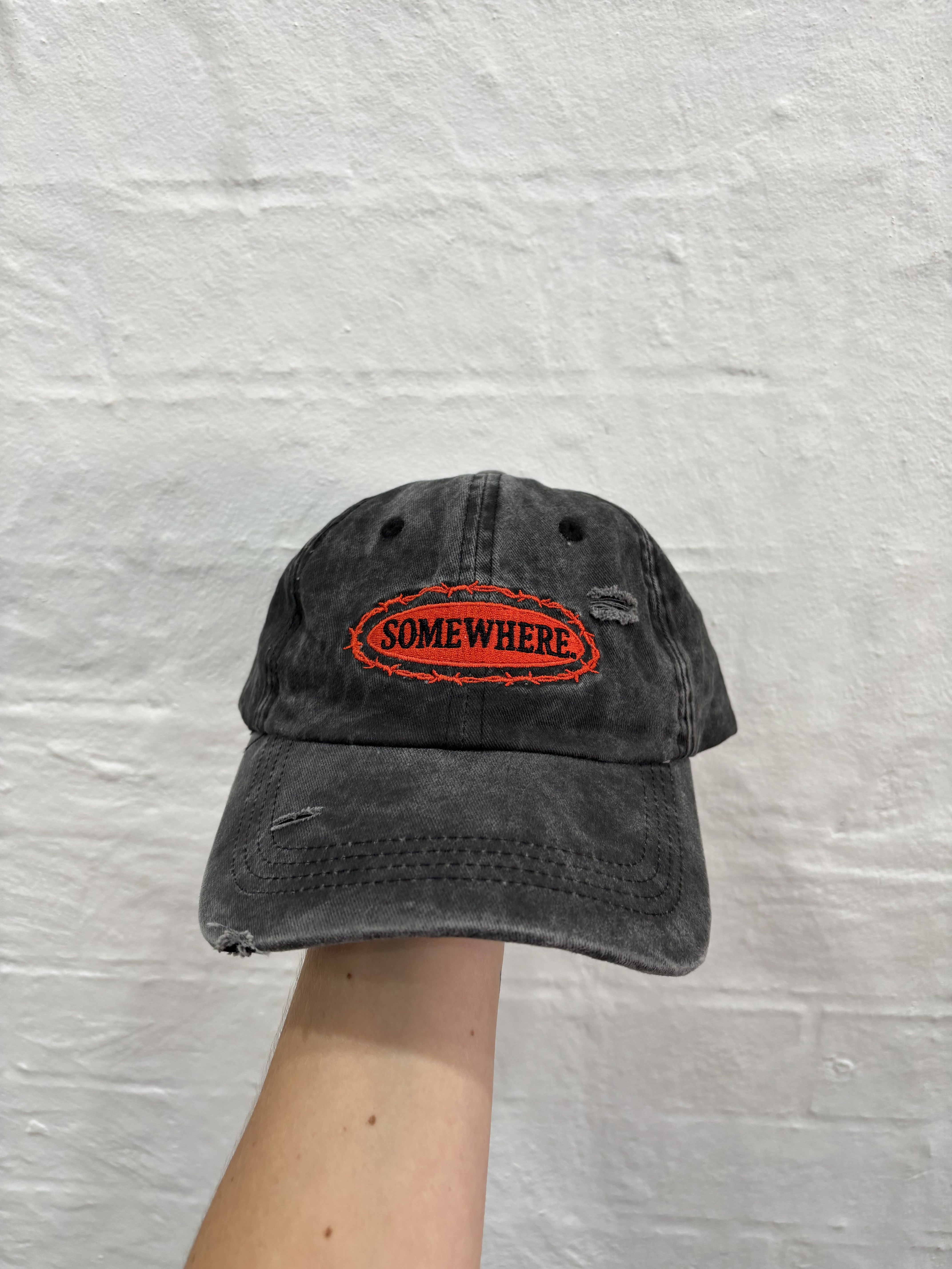 SOMEWHERE Barb dad cap - Washed black