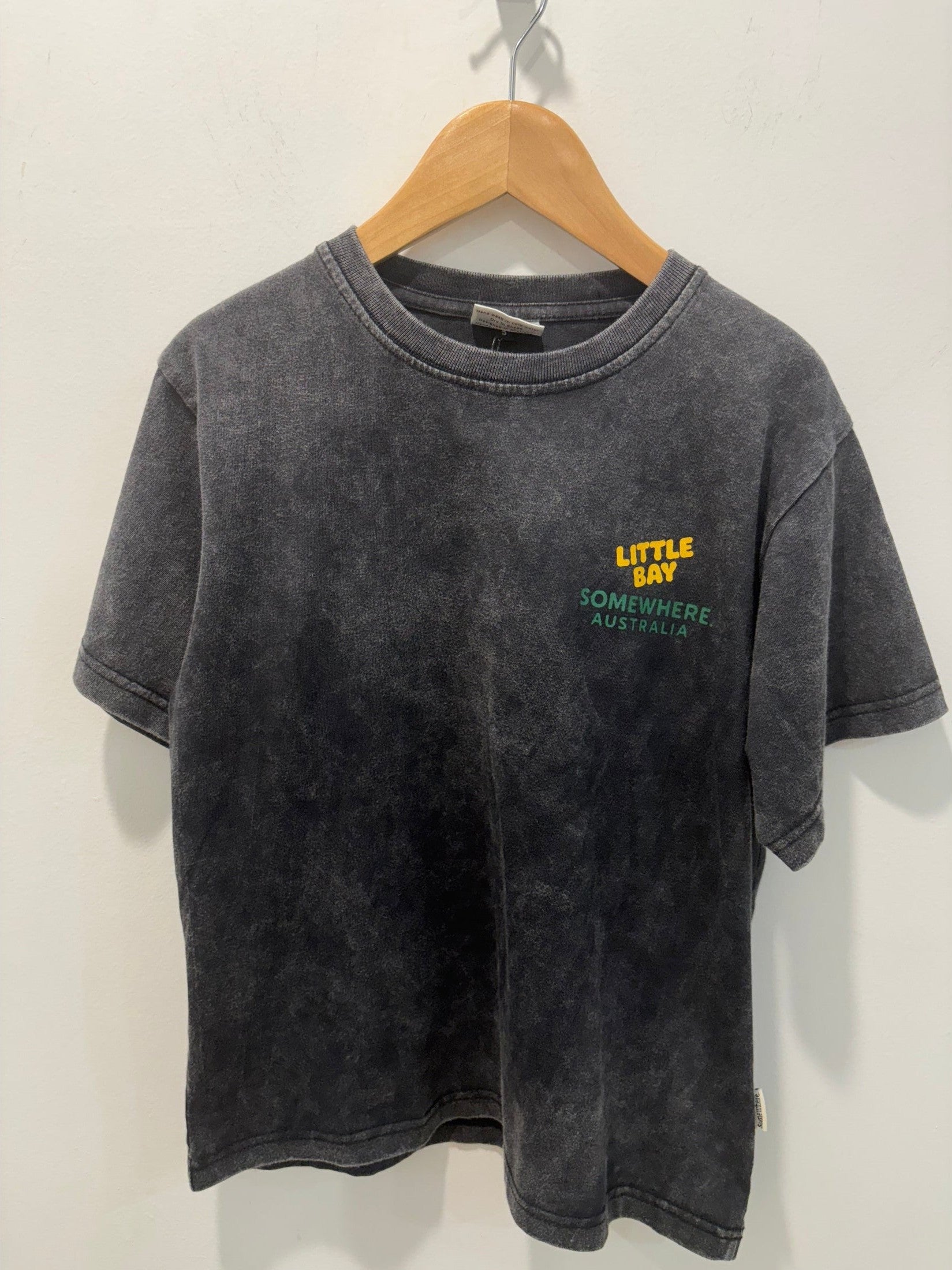 Somewhere Mini – Little Bay Tee – Washed Black