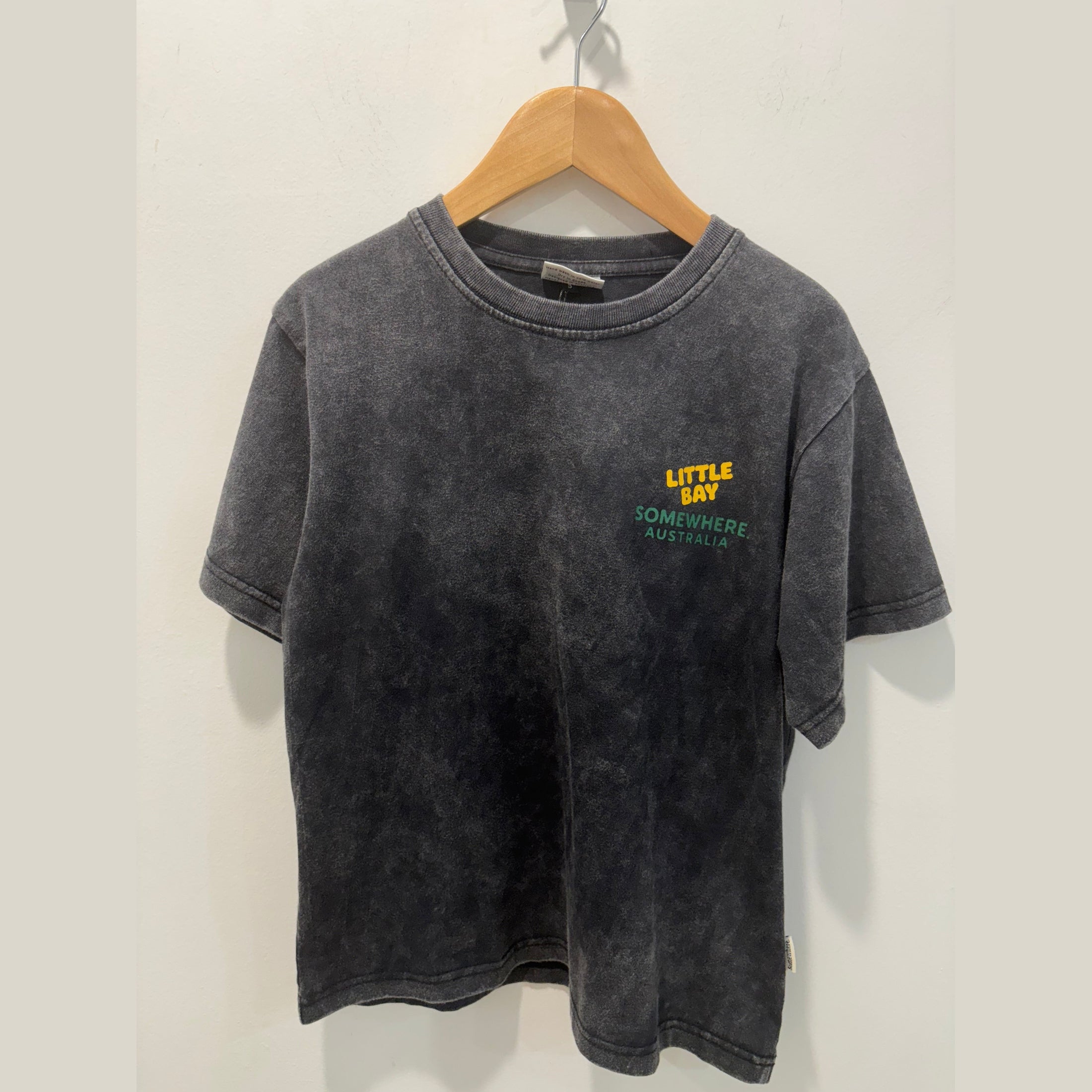 Somewhere Mini – Little Bay Tee – Washed Black