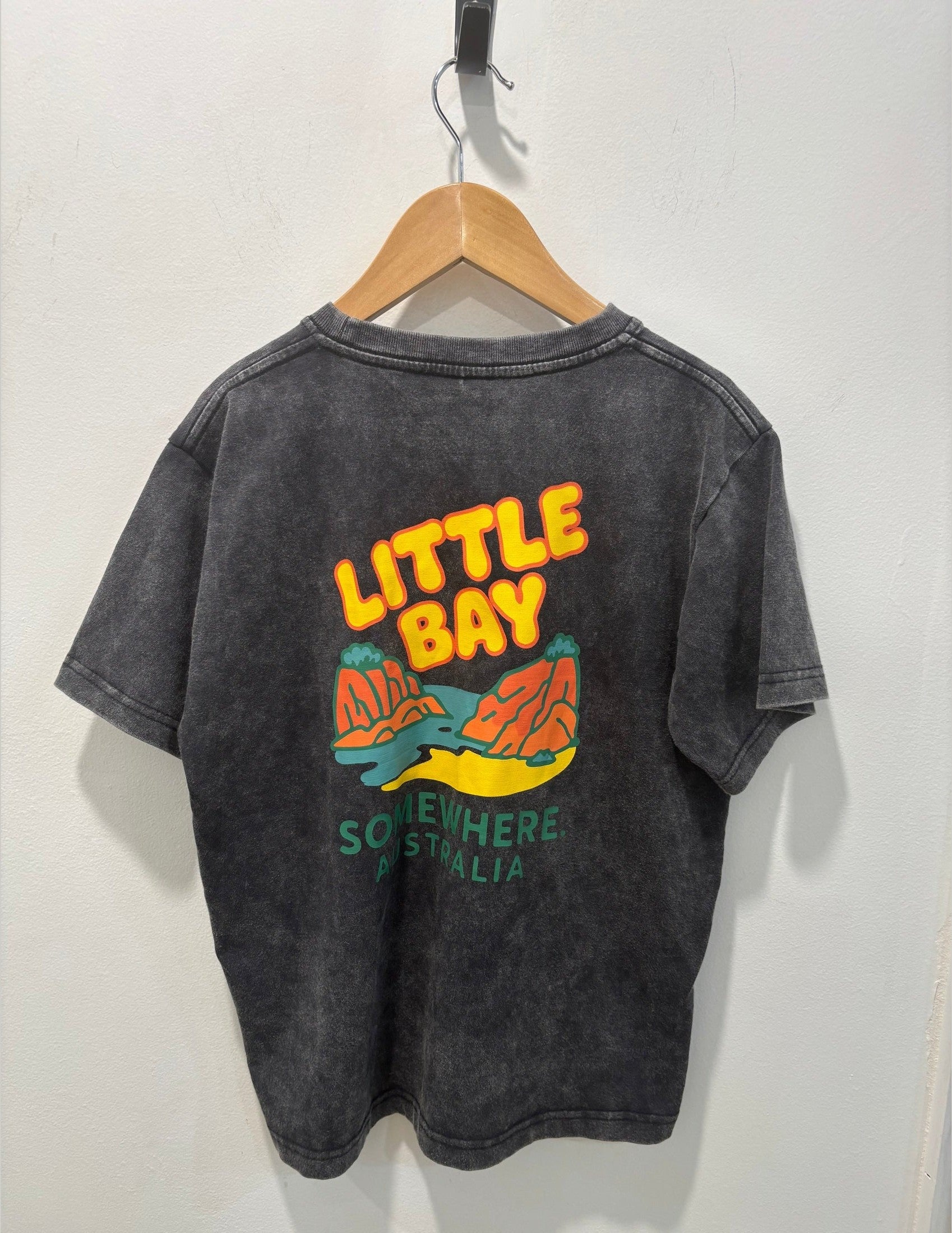 Somewhere Mini – Little Bay Tee – Washed Black