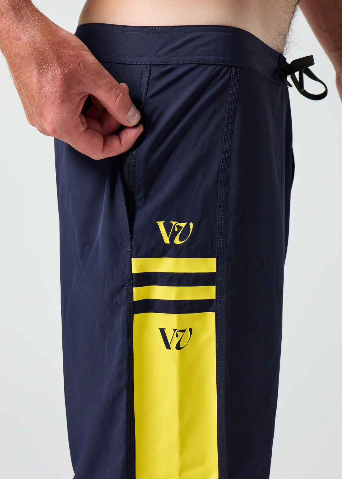 RIVVIA Disclosure 20" trunk - Blue/yellow