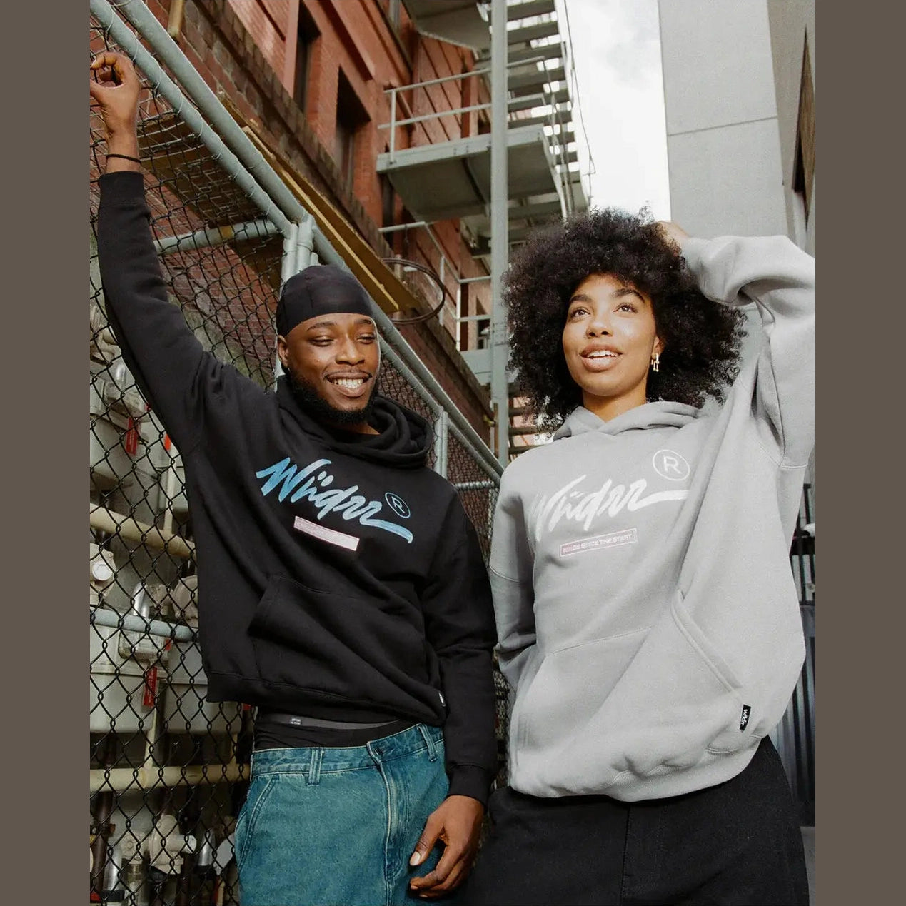 WNDRR Chain hood sweat - Cement grey