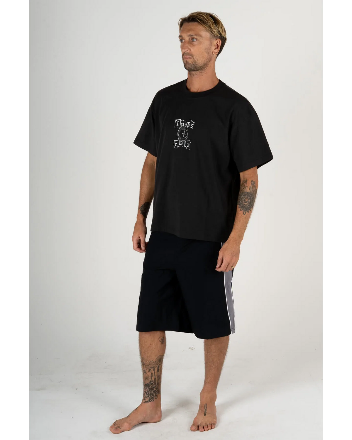 INNER RELM Black stamp tee - Washed black