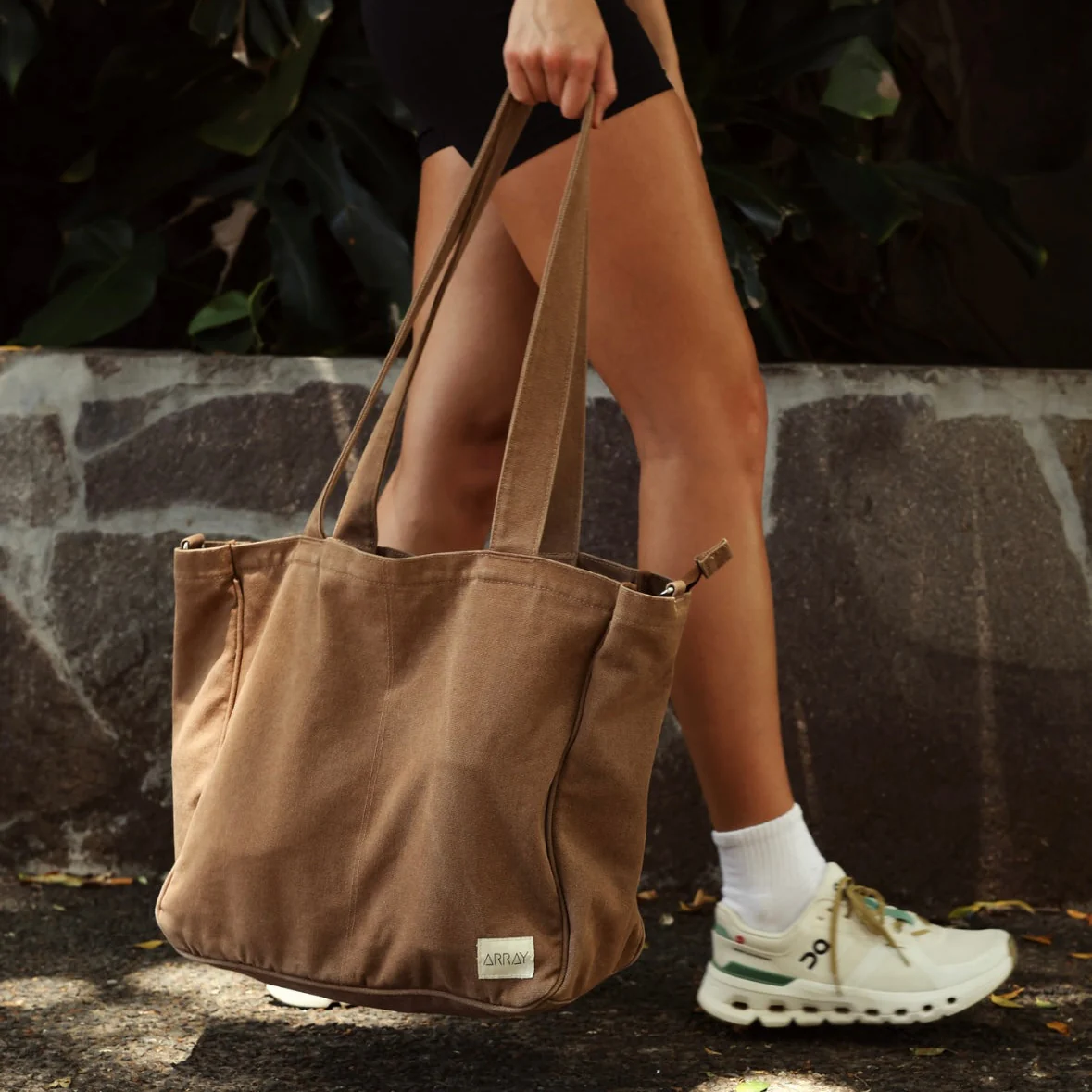 ARRAY Large Pocket Tote - Mocha