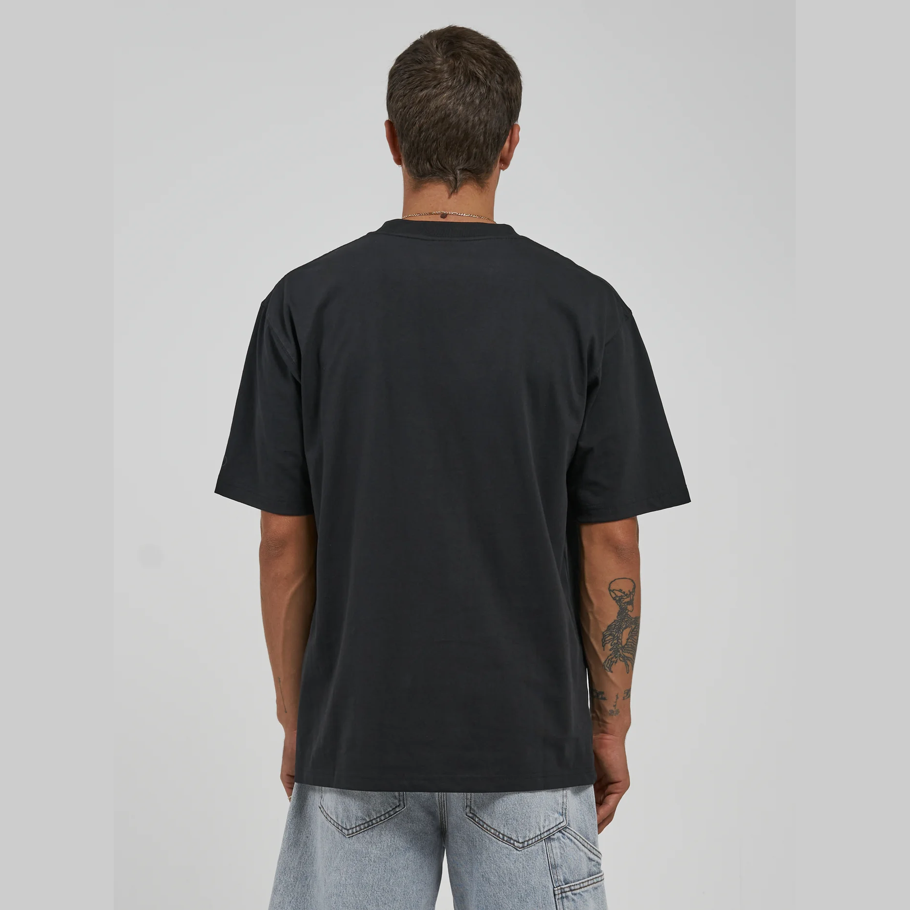 Worship crunch tee - washed black