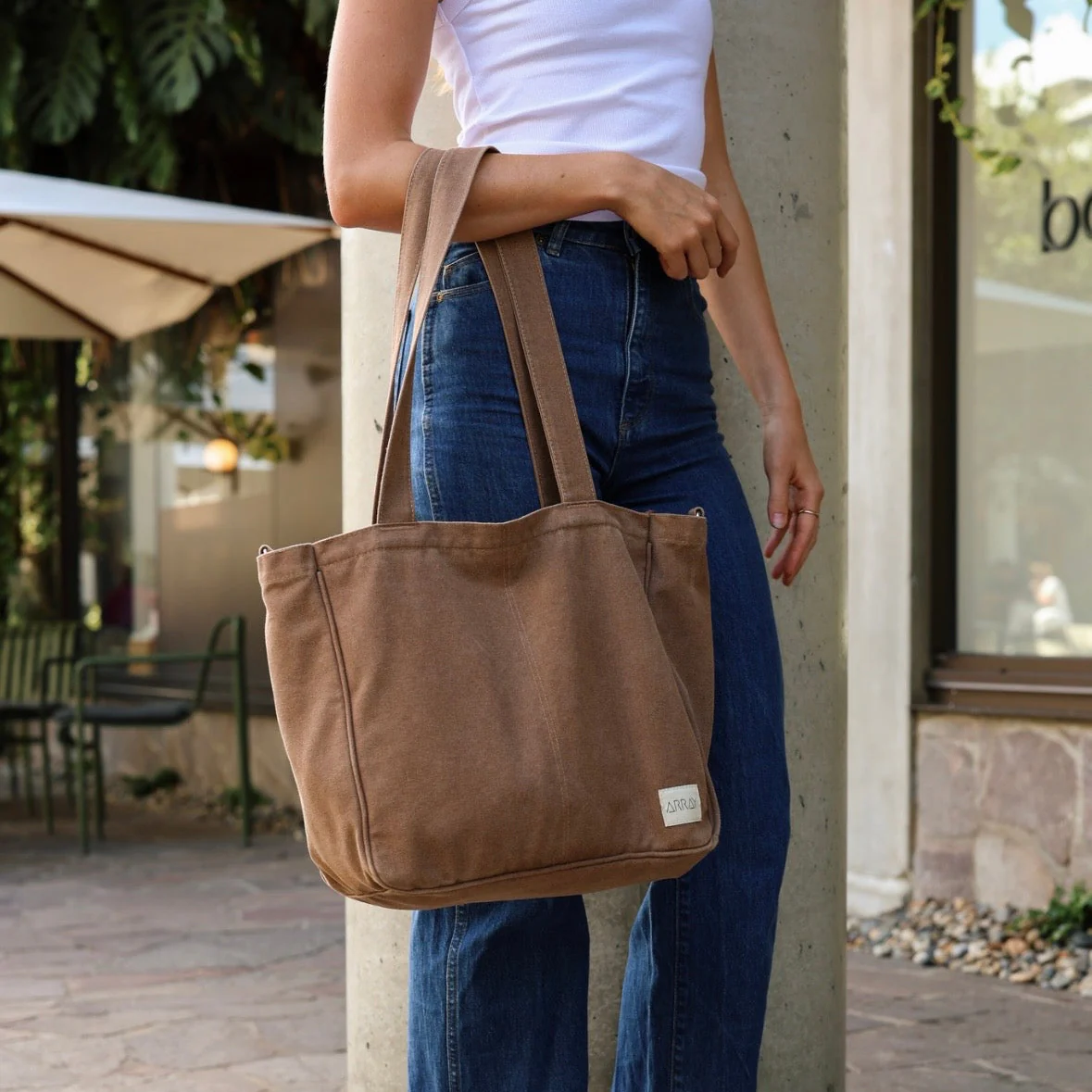 ARRAY Everyday Pocket Tote - Mocha