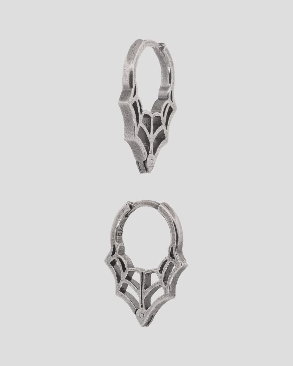 SUE THE BOY Web Huggie pair - 925 silver