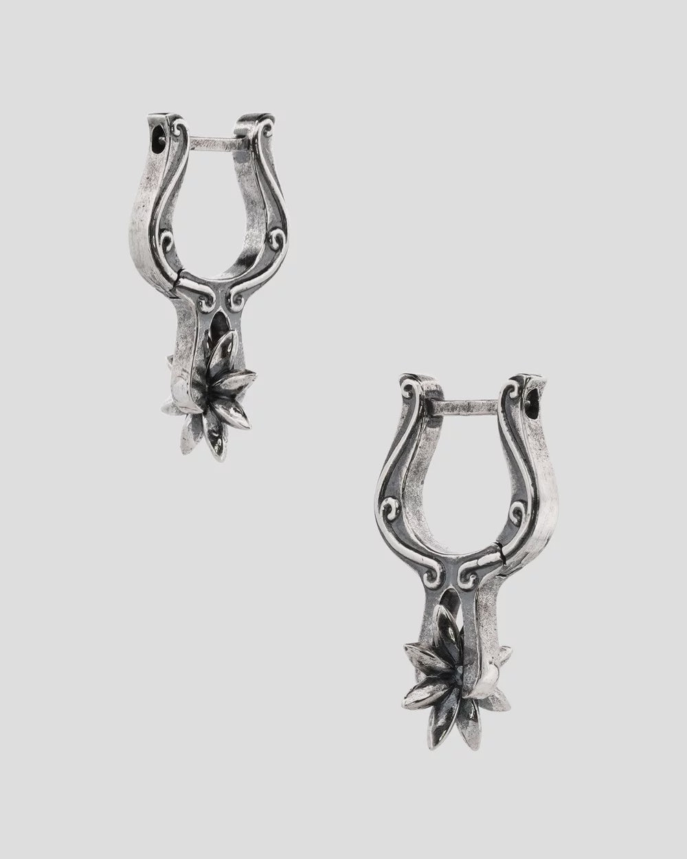 SUE THE BOY The Spur Huggie Earring Pair