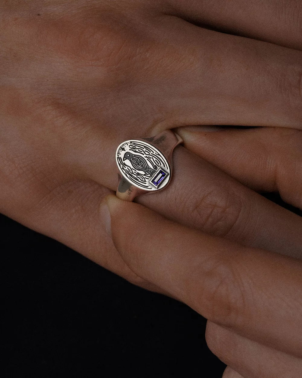 SUE THE BOY Satin Bowerbird Signet Ring size S - 925 silver/lolite